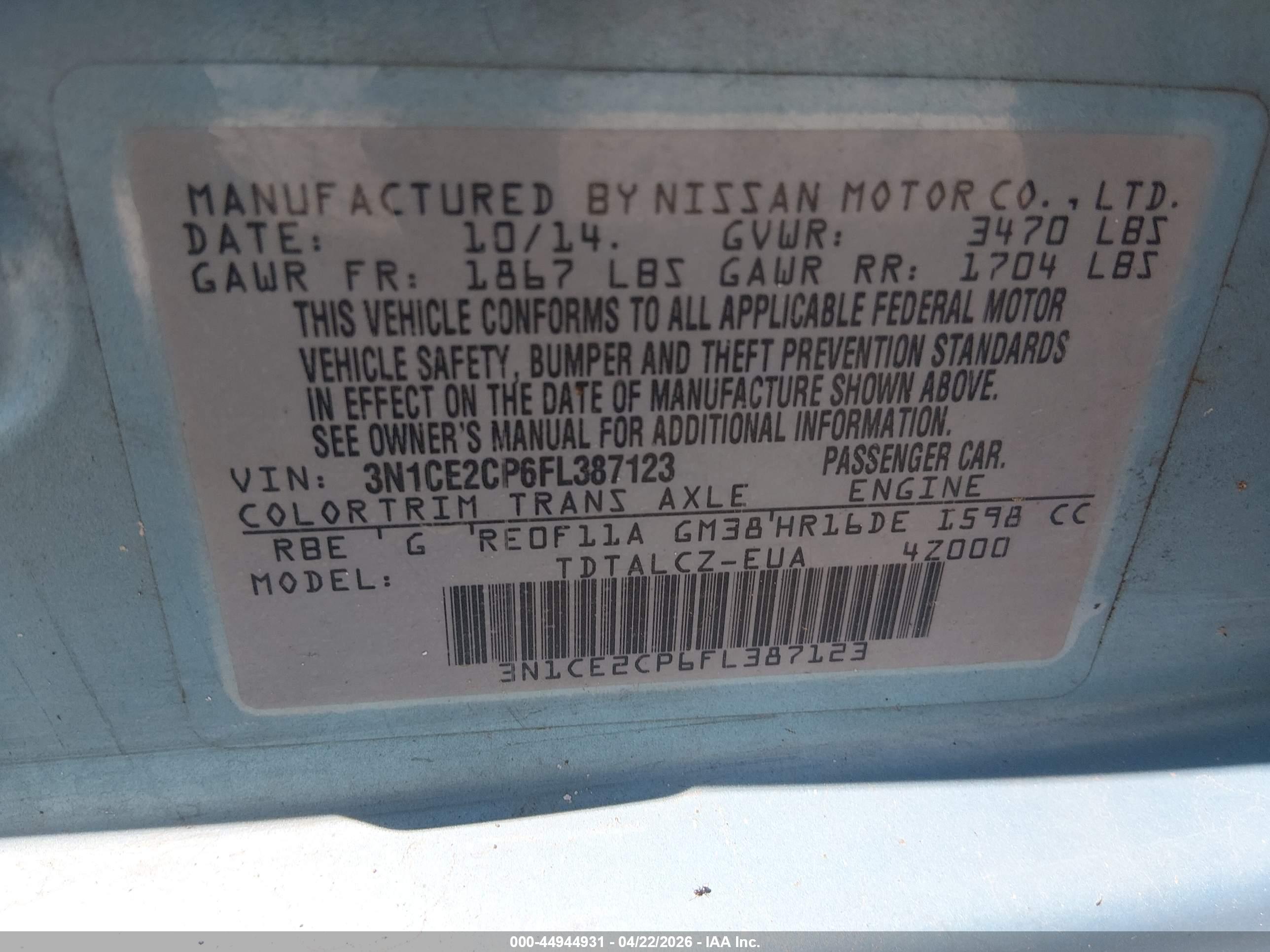 NISSAN VERSA image 9