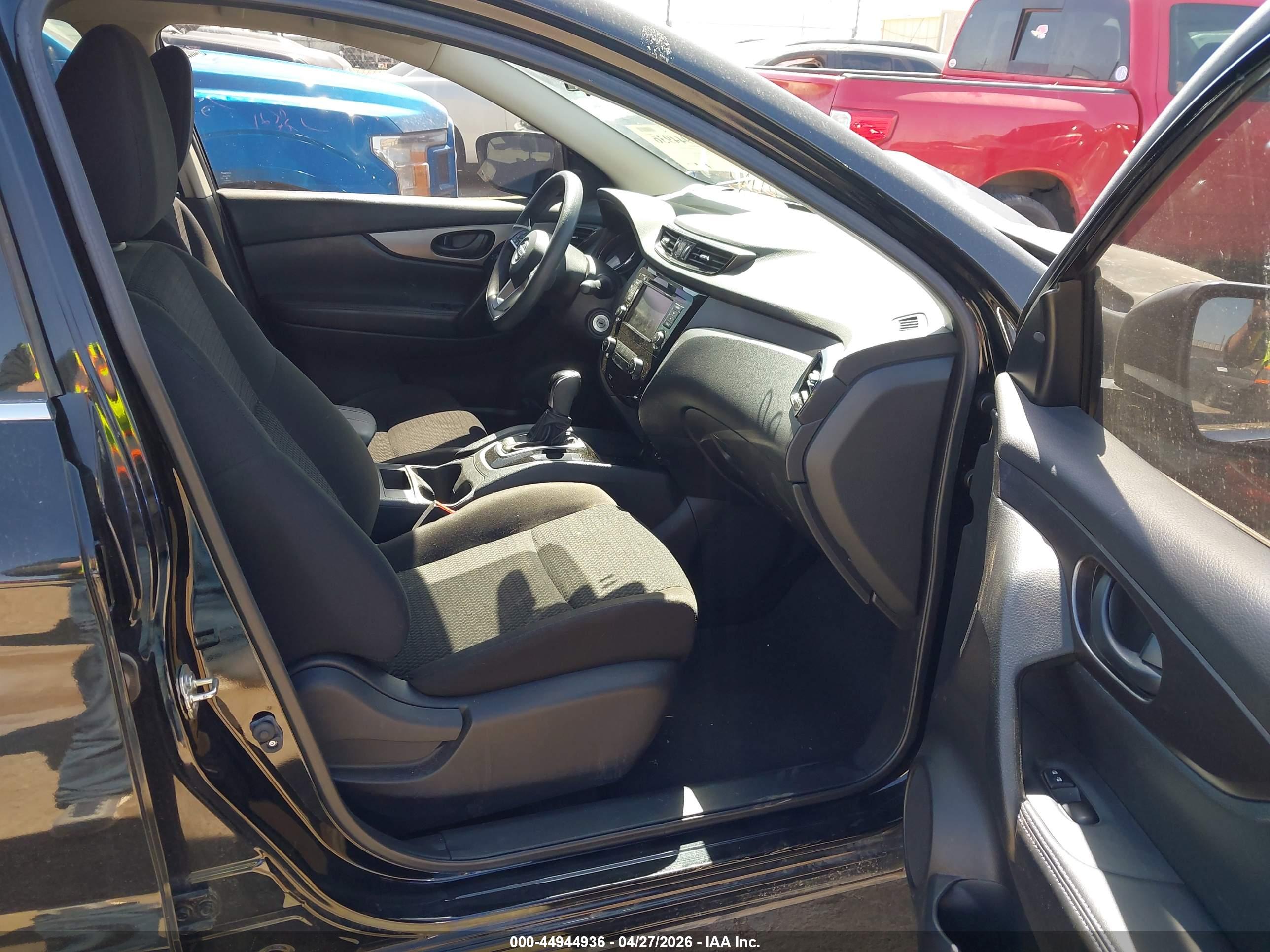 NISSAN ROGUE image 5