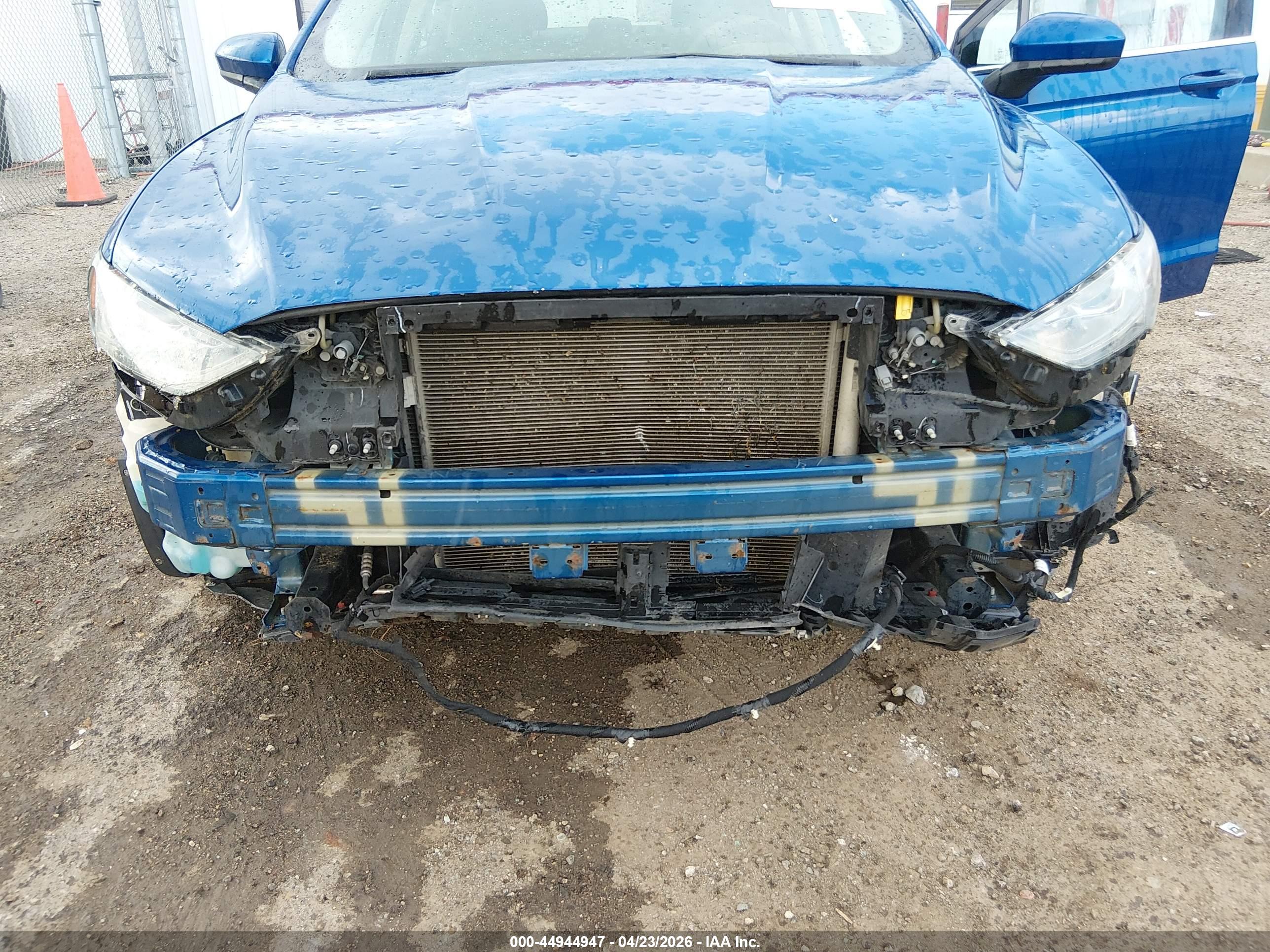FORD FUSION image 6