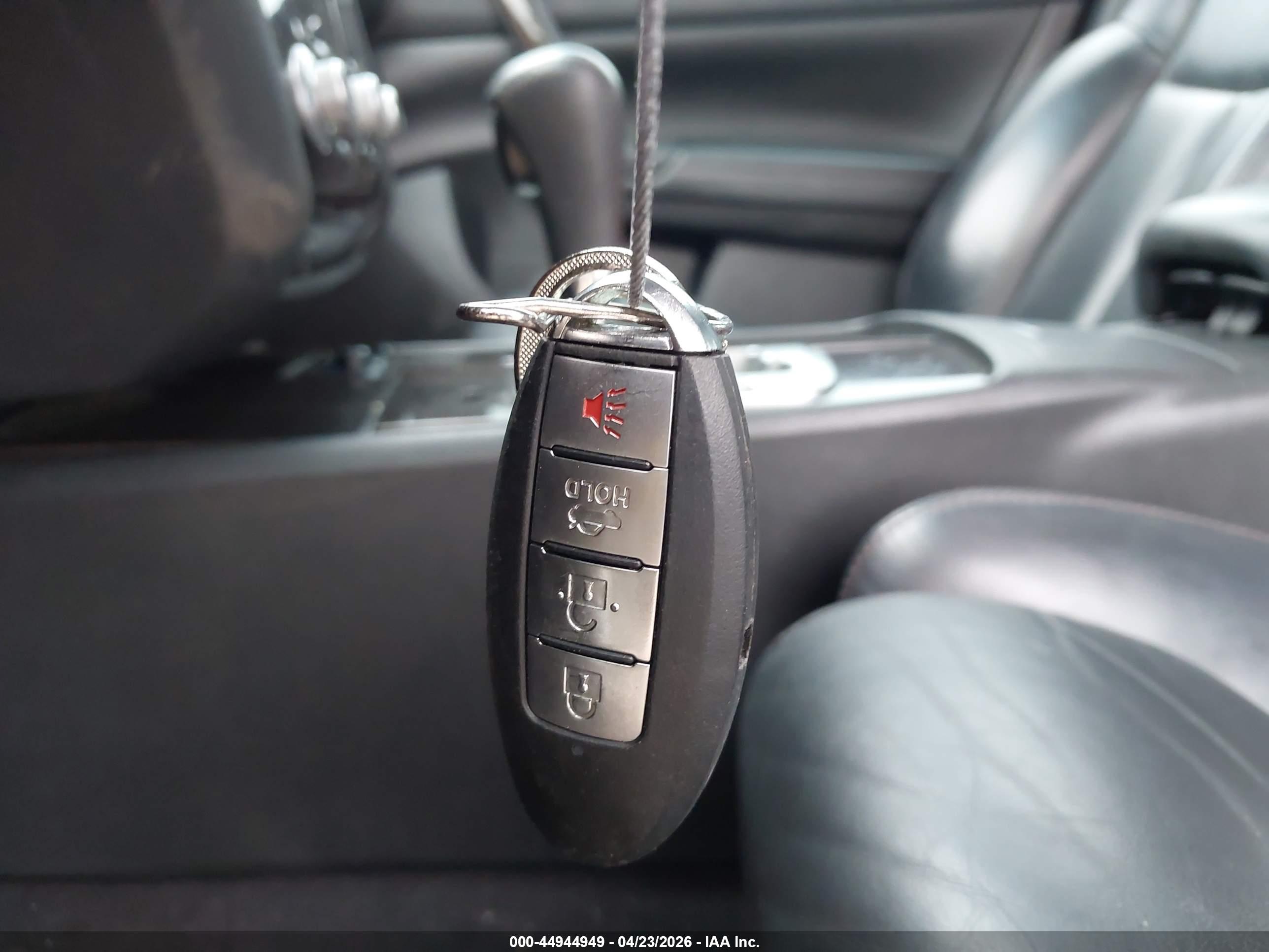 NISSAN MAXIMA image 11