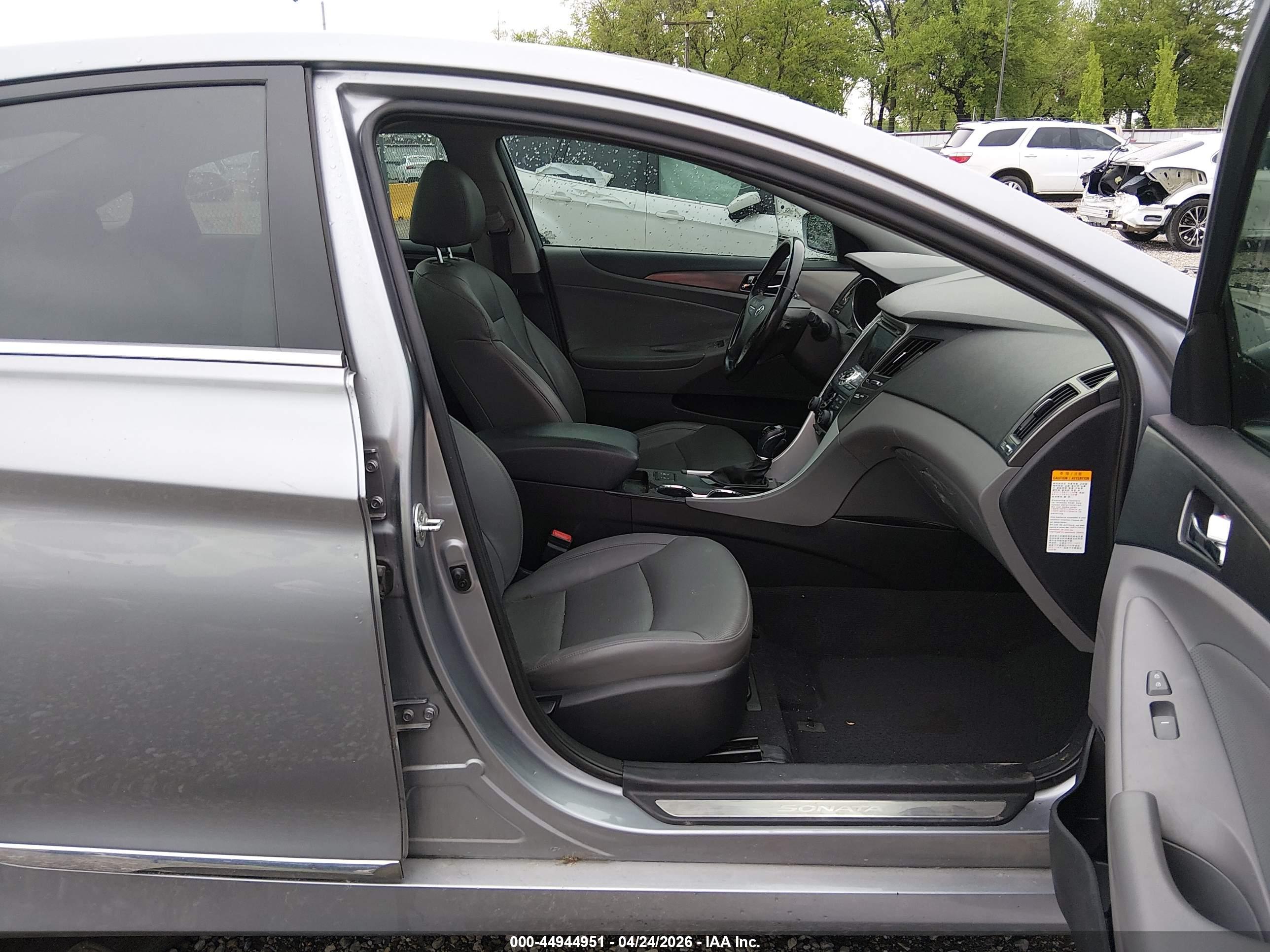 HYUNDAI SONATA image 5