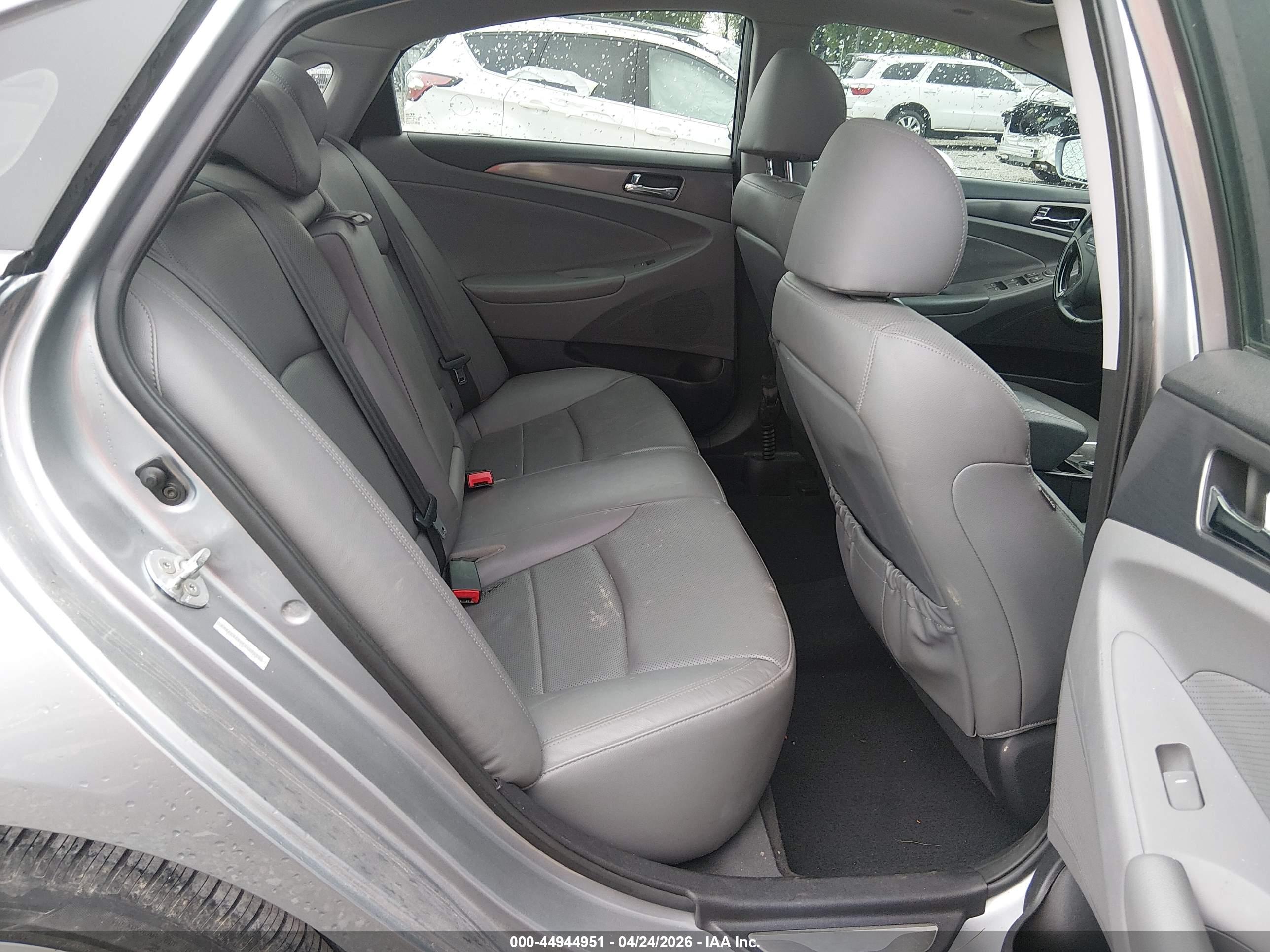 HYUNDAI SONATA image 8