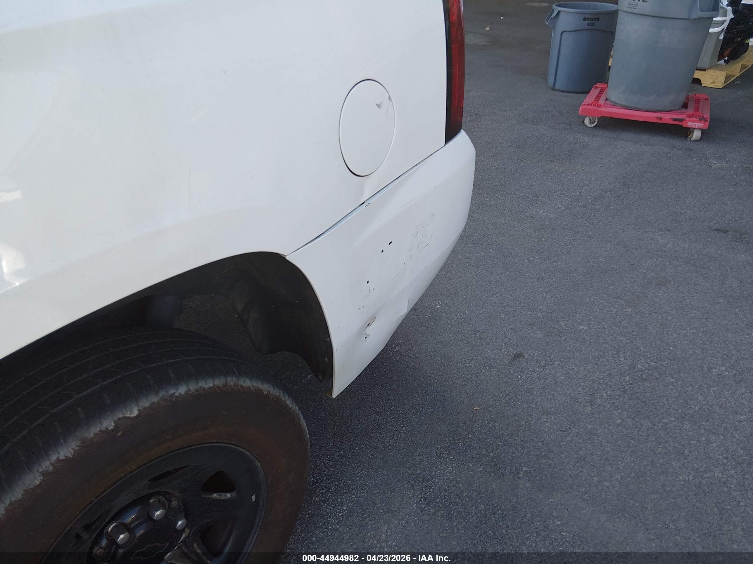 CHEVROLET TAHOE image 6