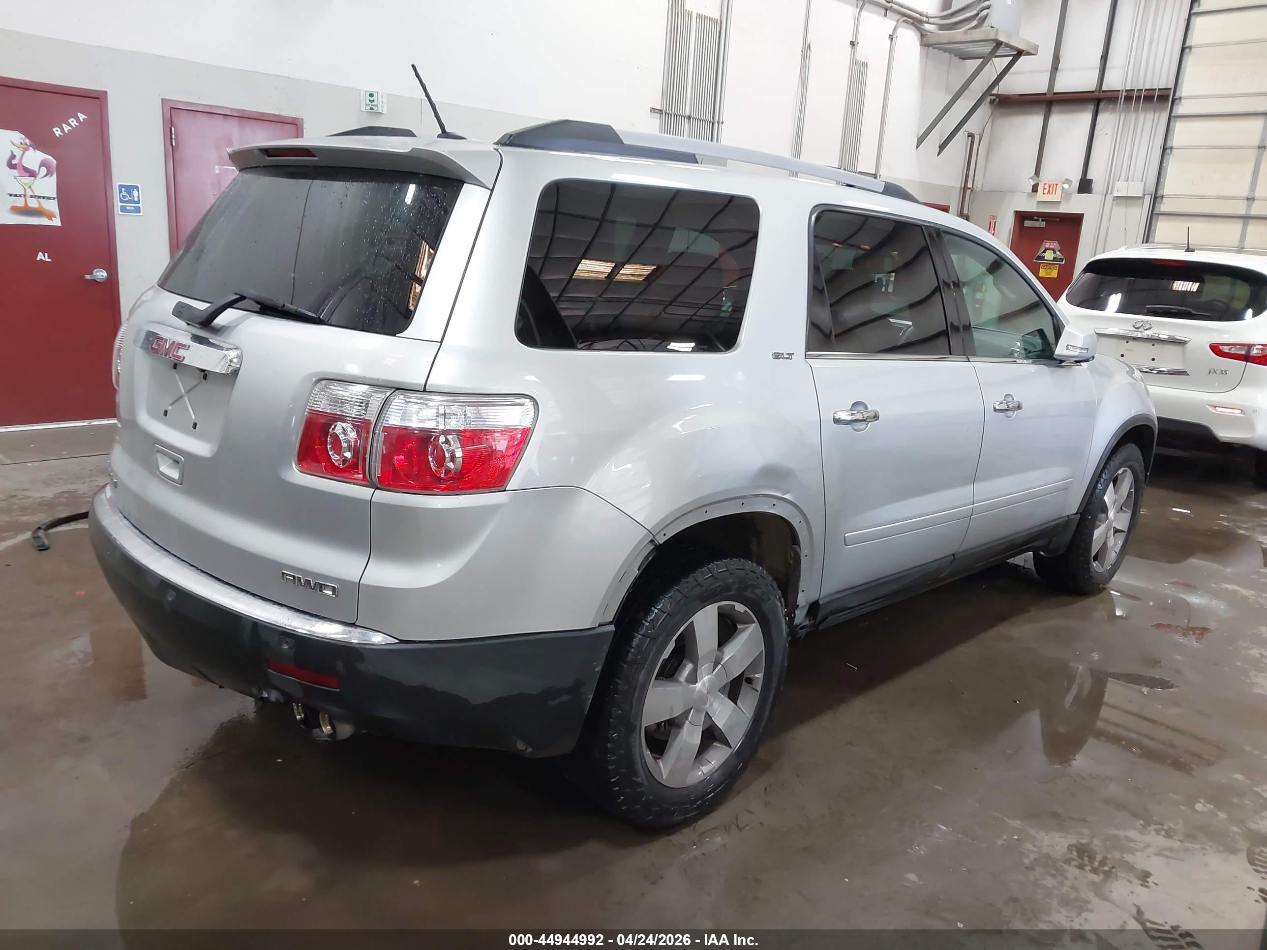GMC ACADIA image 4