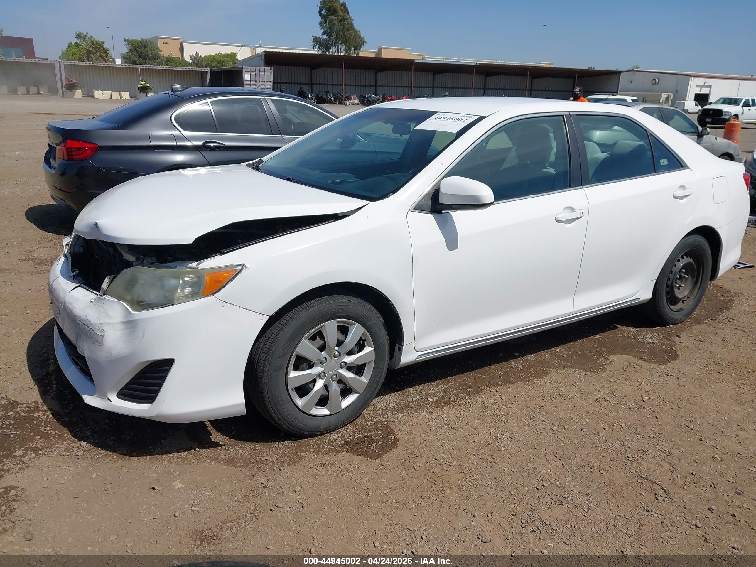 TOYOTA CAMRY image 2