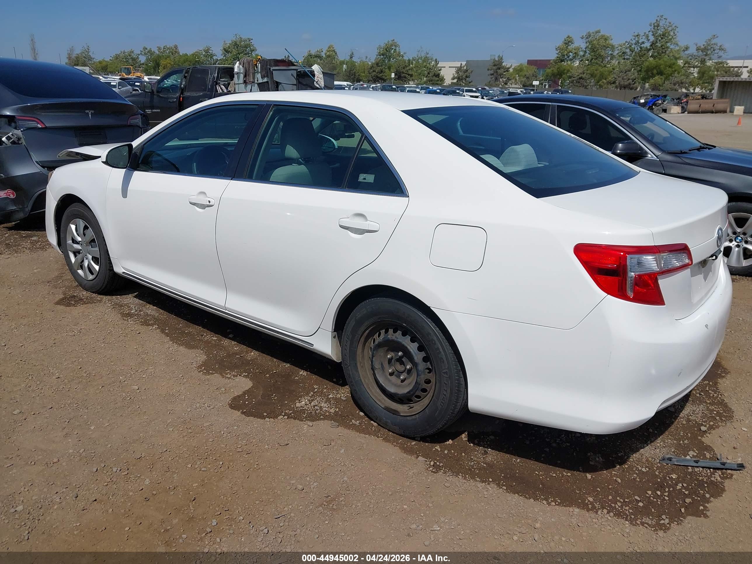 TOYOTA CAMRY image 3