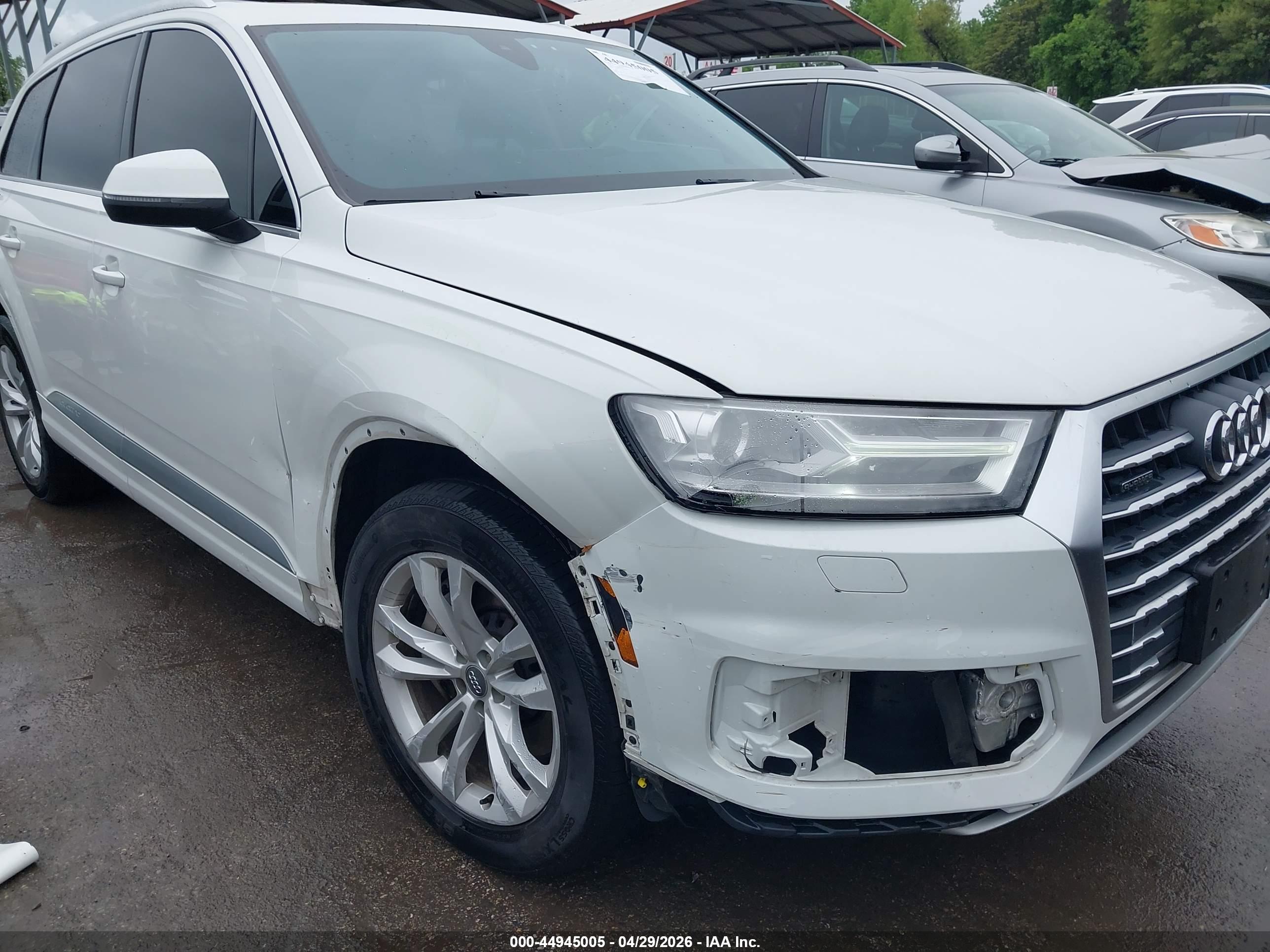 AUDI Q7 image 6