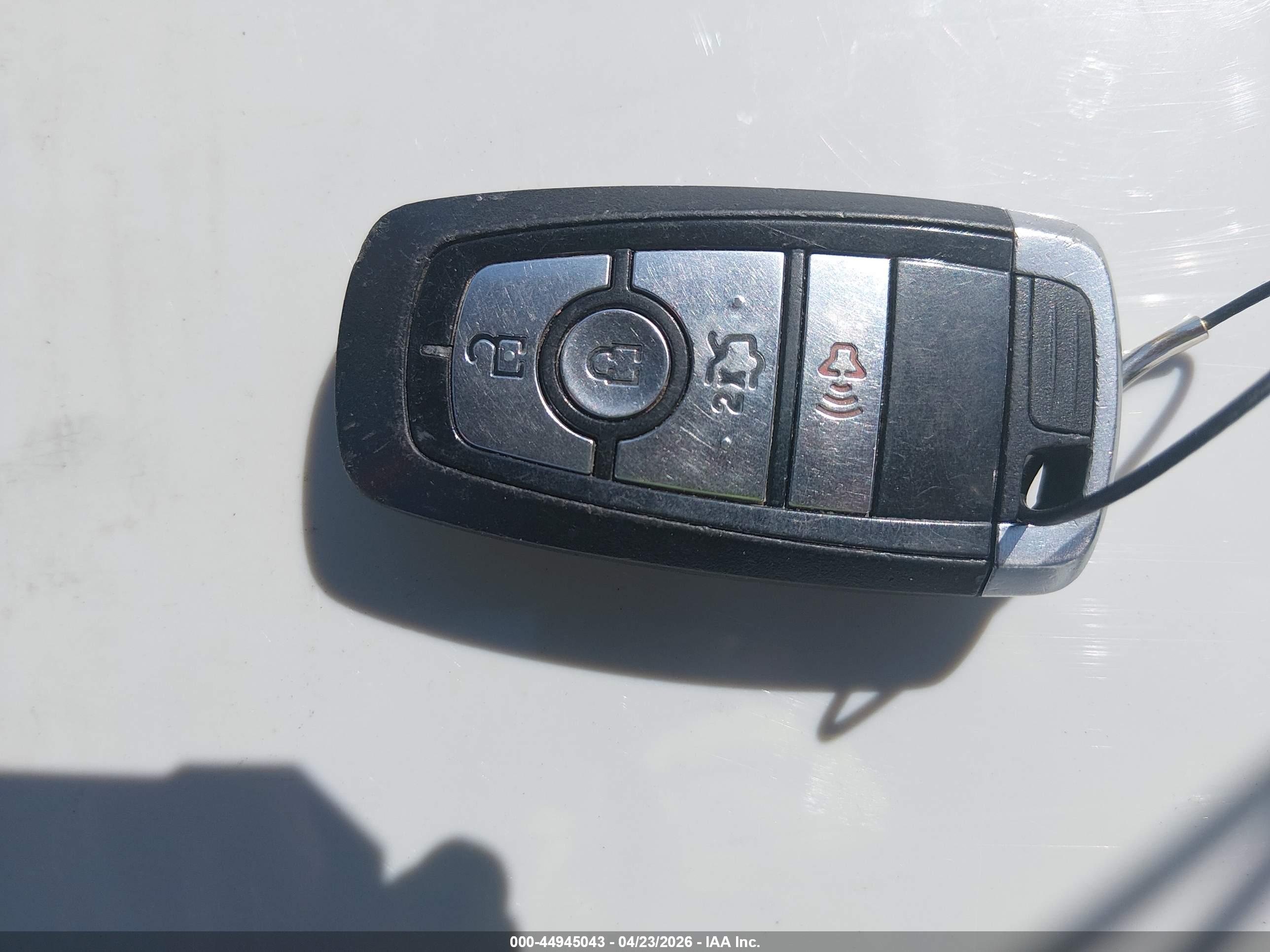 FORD FUSION image 11