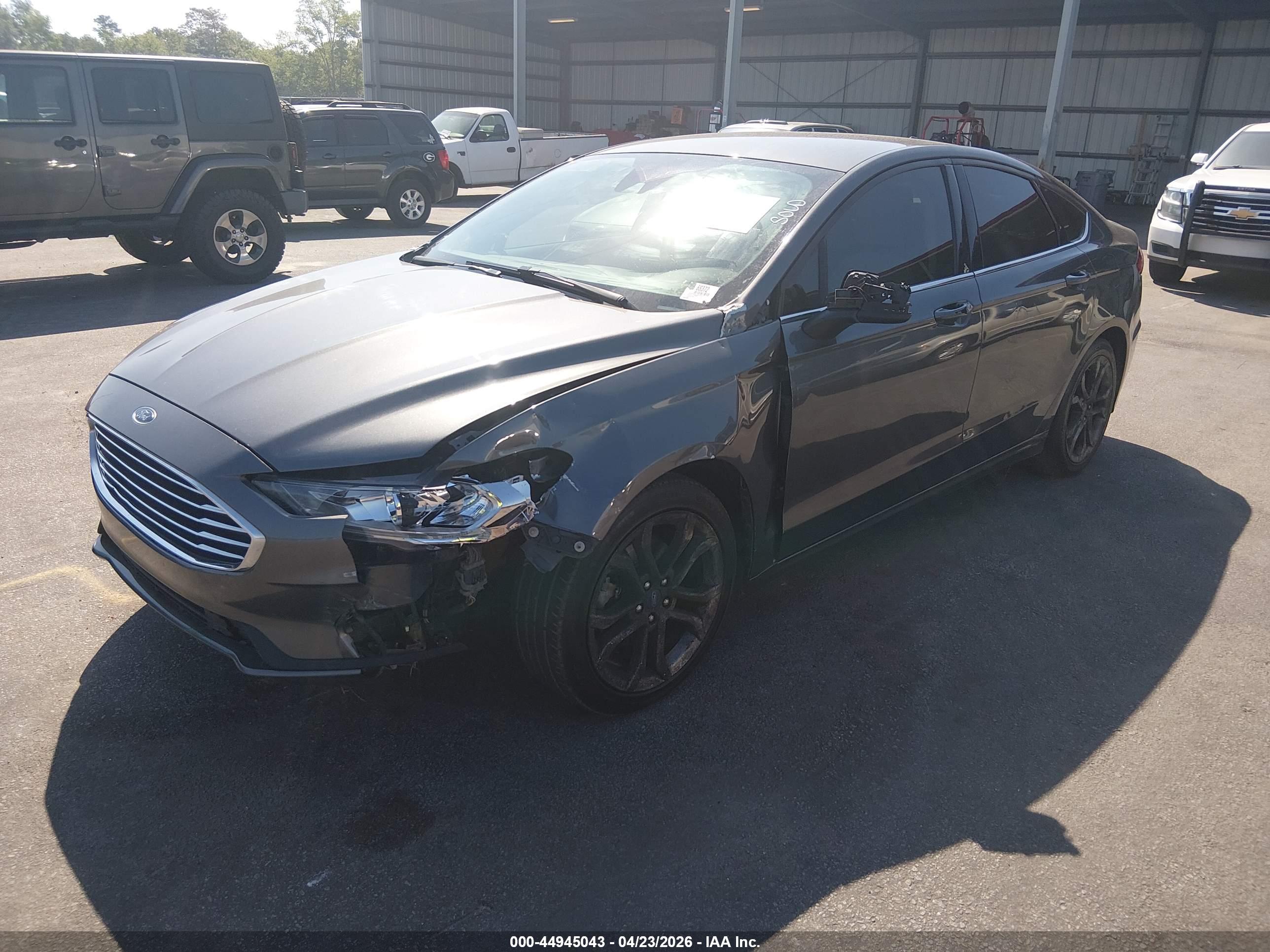 FORD FUSION image 2