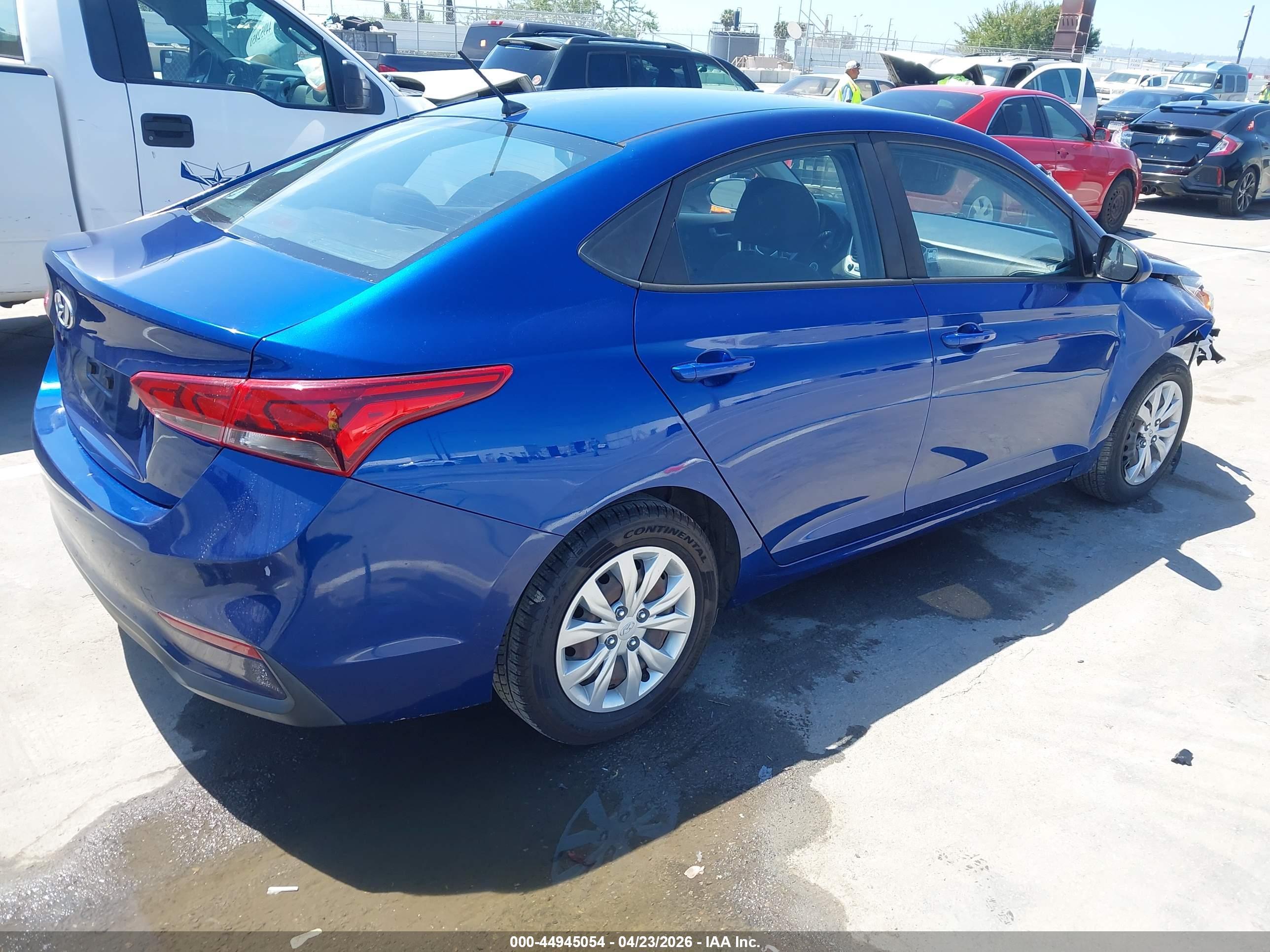 HYUNDAI ACCENT image 4