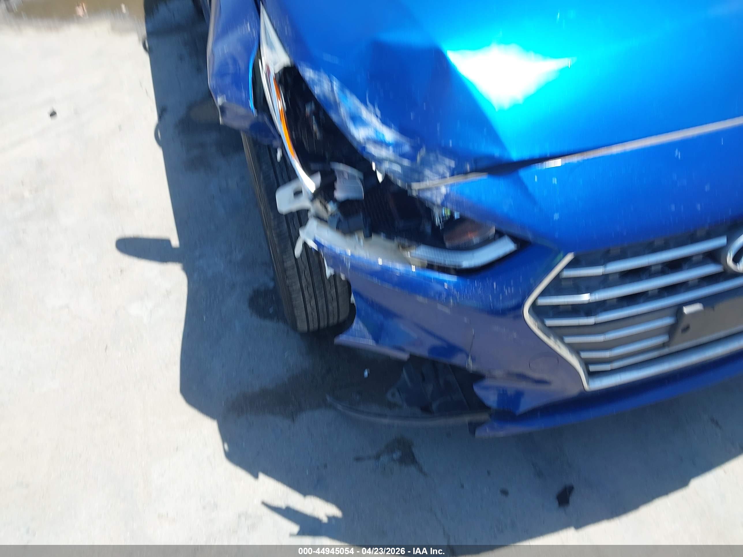 HYUNDAI ACCENT image 6