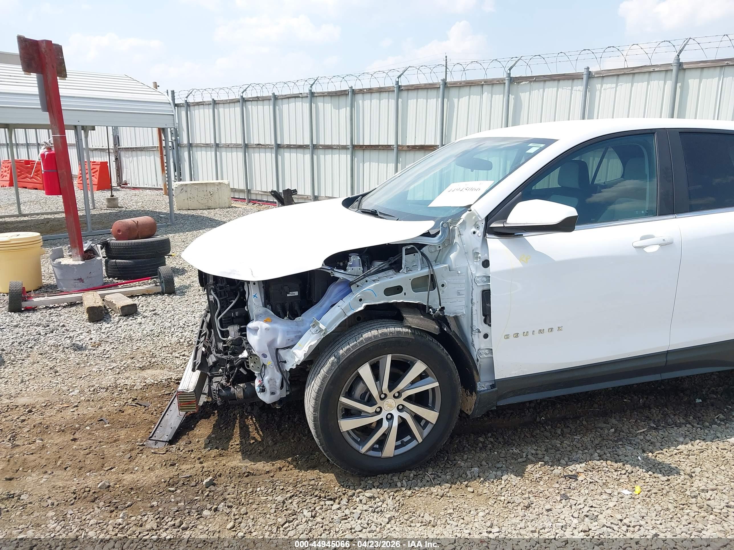 CHEVROLET EQUINOX image 6
