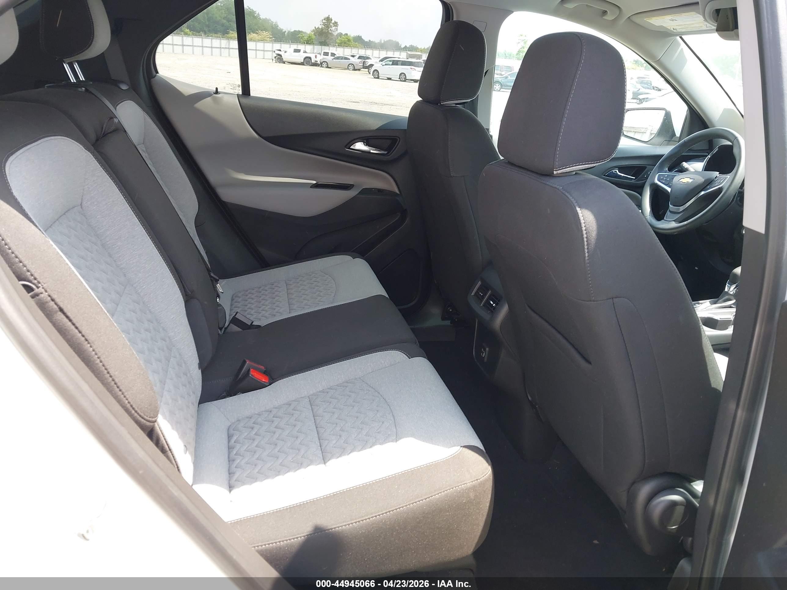 CHEVROLET EQUINOX image 8