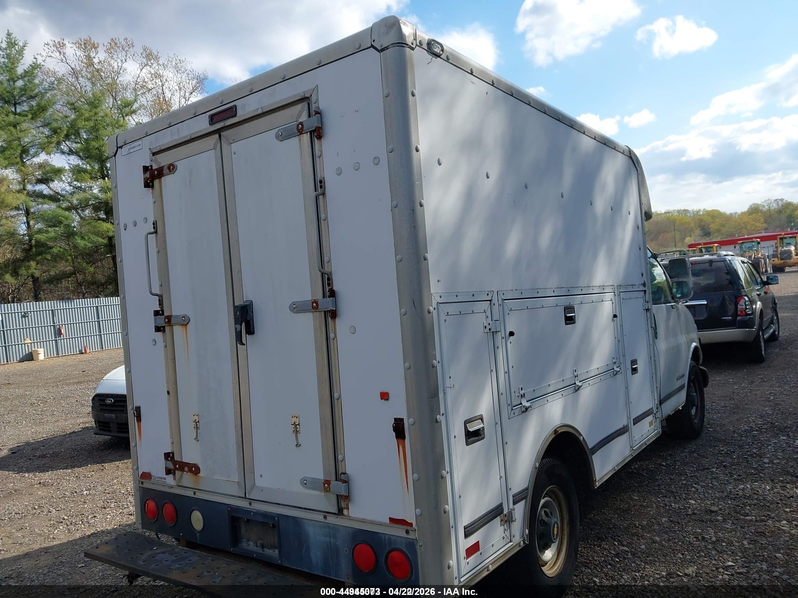 CHEVROLET EXPRESS image 4