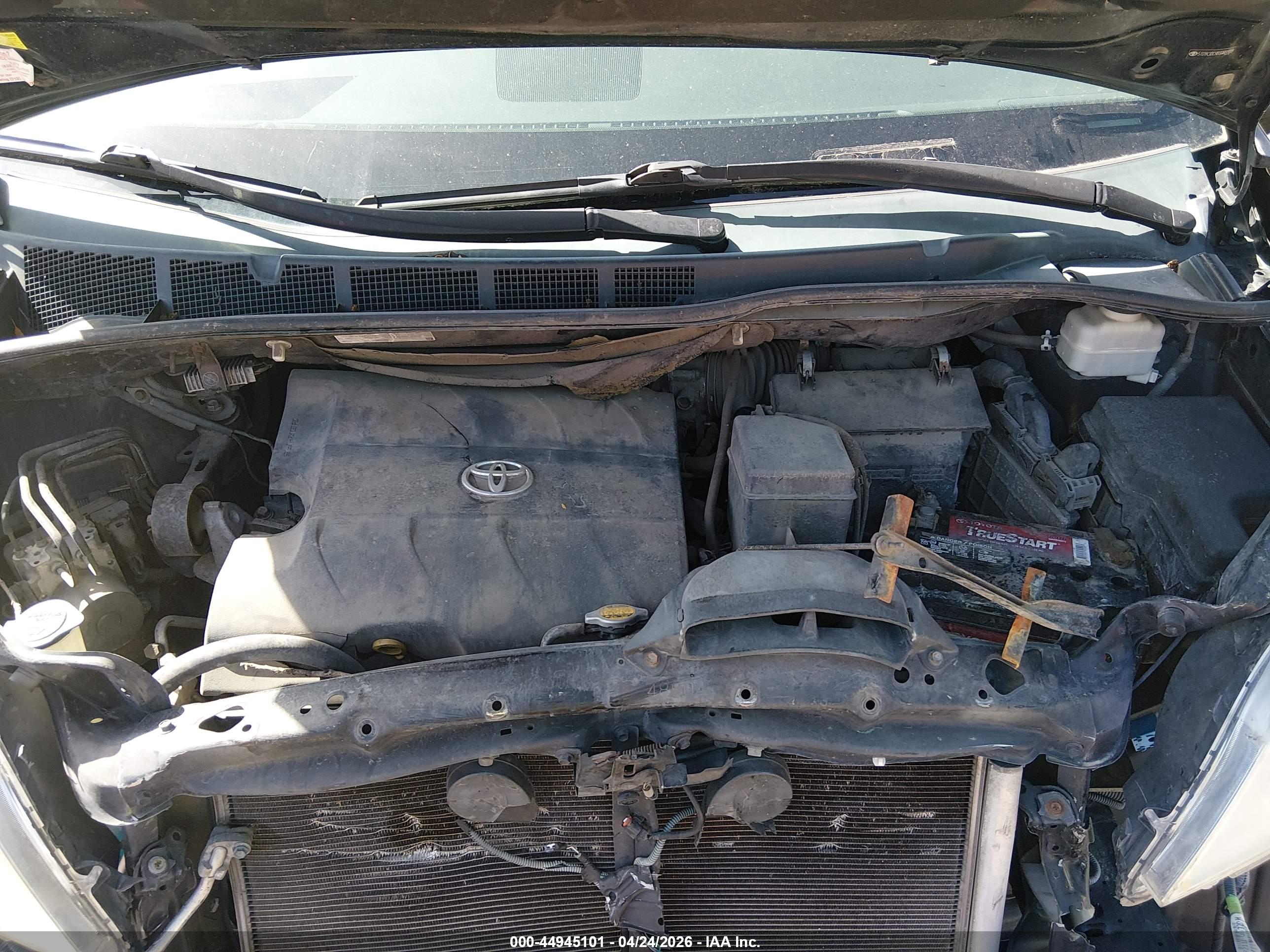 TOYOTA SIENNA image 10