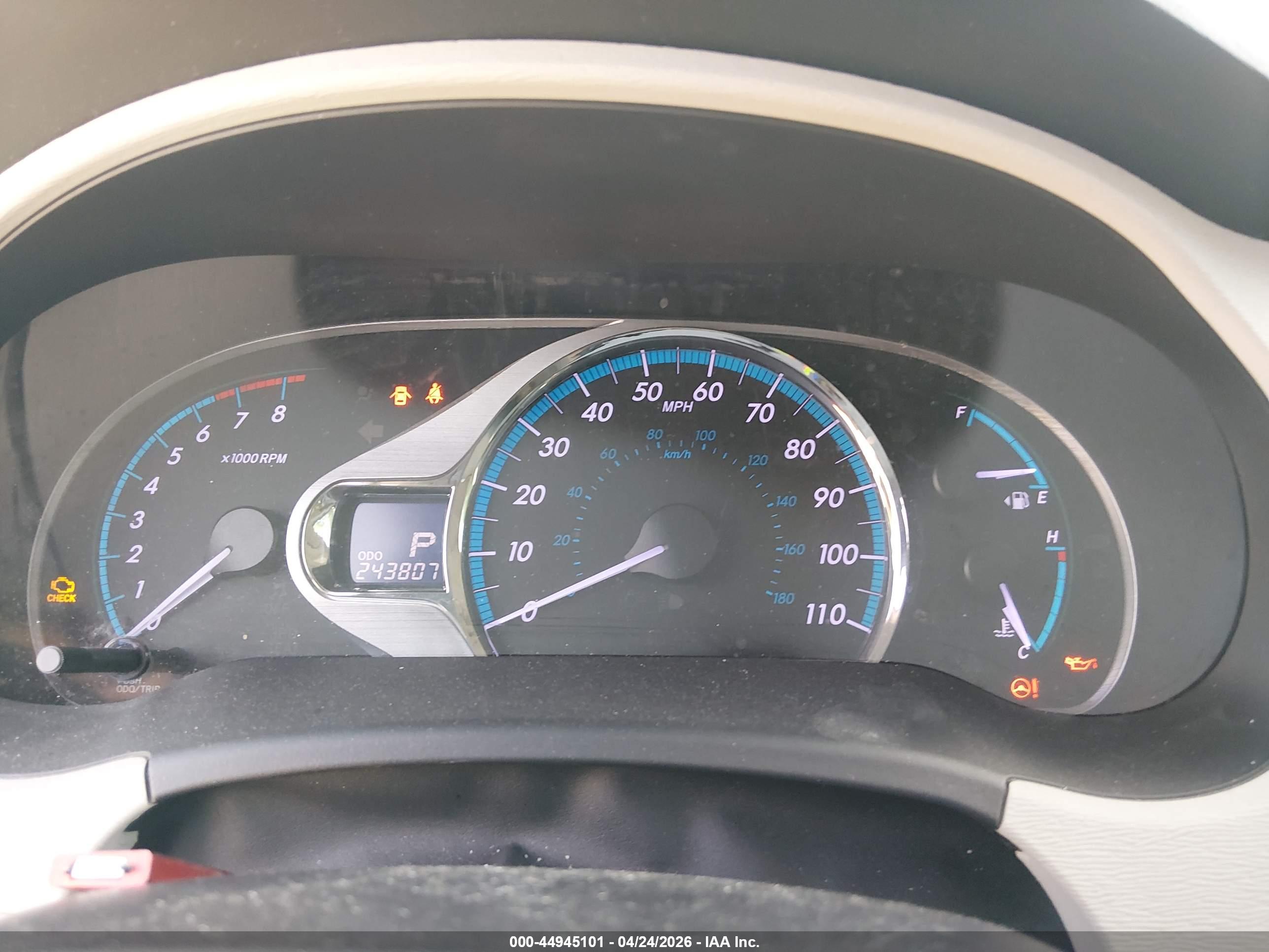 TOYOTA SIENNA image 7