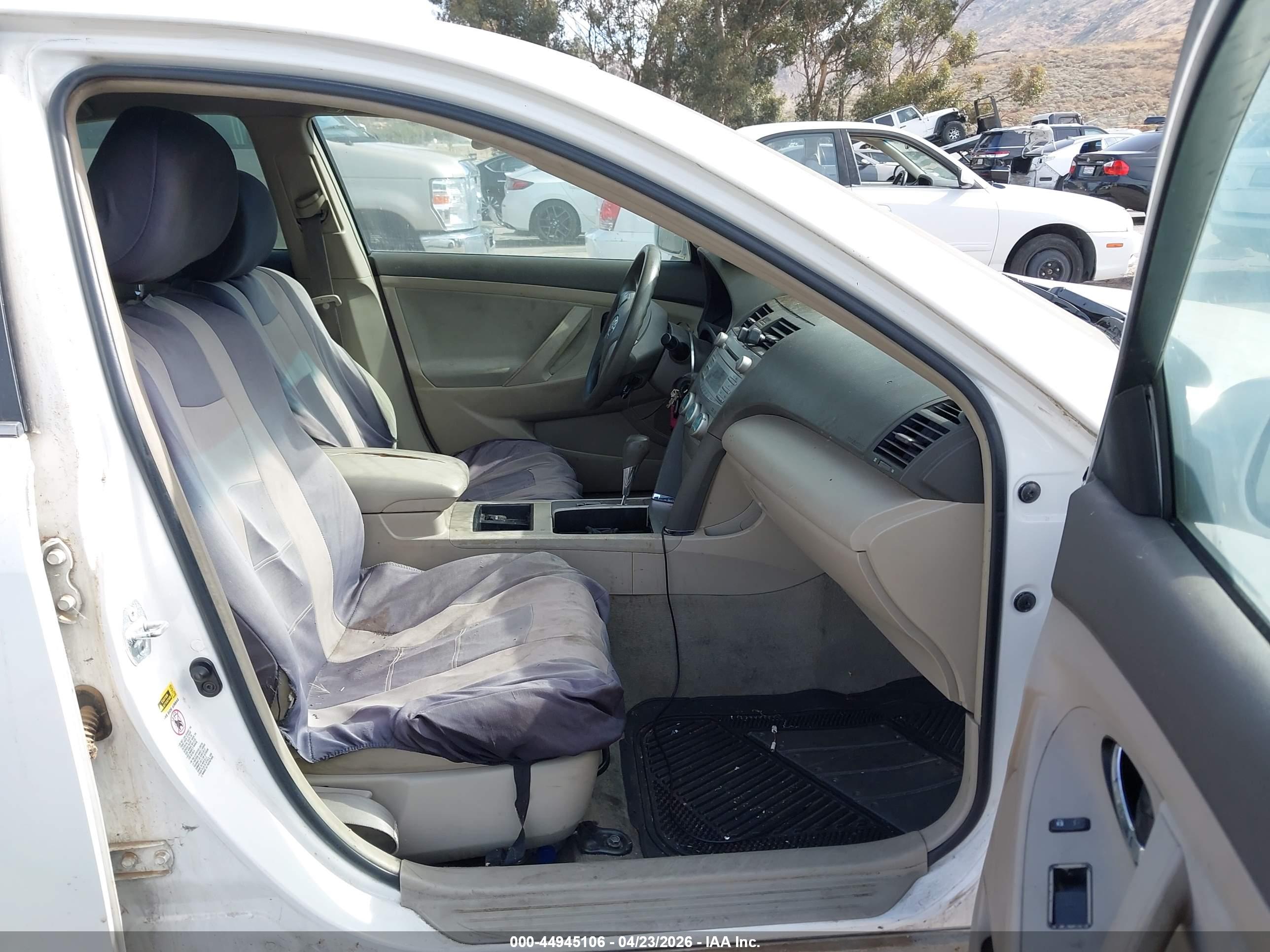 TOYOTA CAMRY image 5