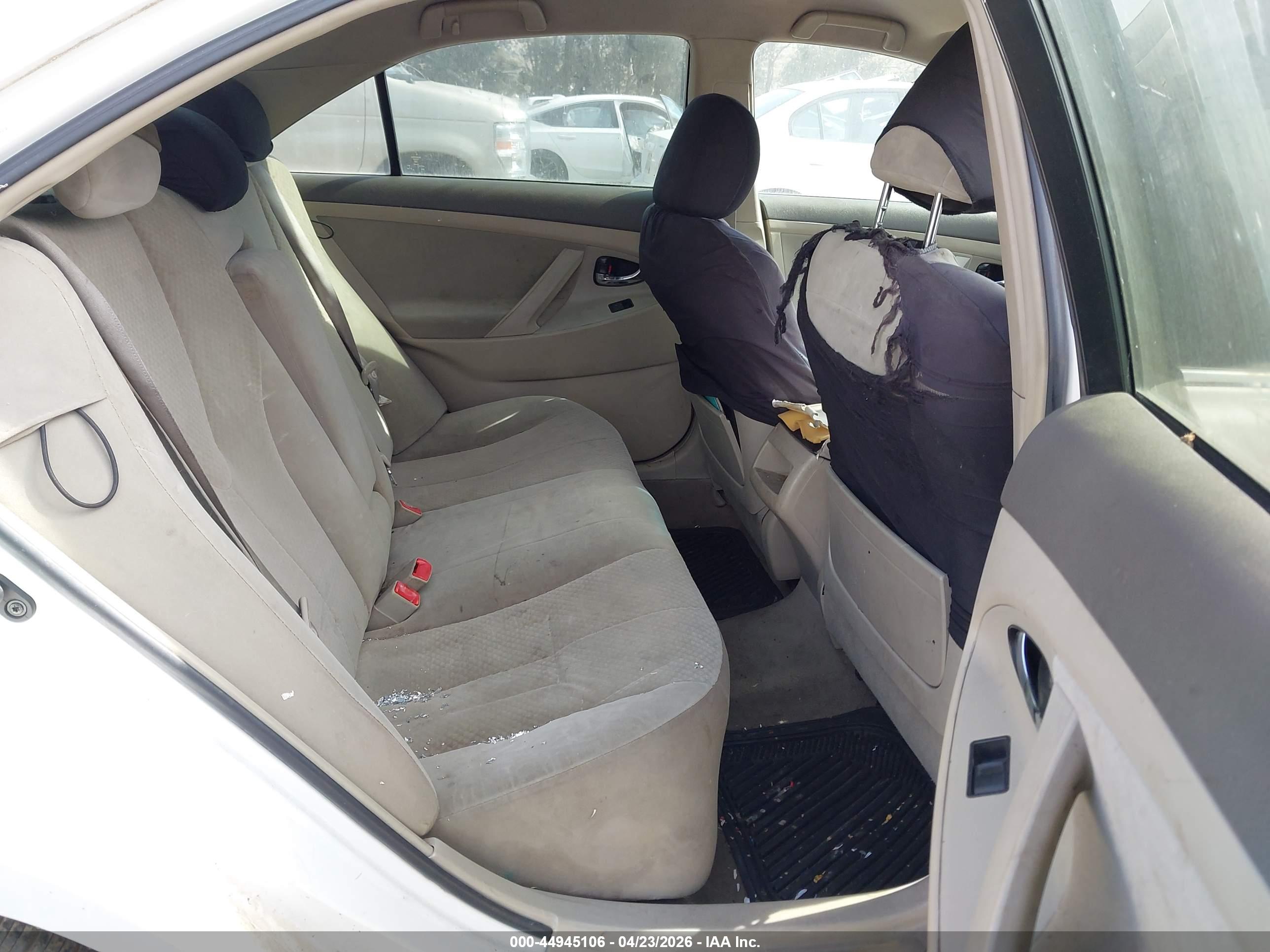 TOYOTA CAMRY image 8
