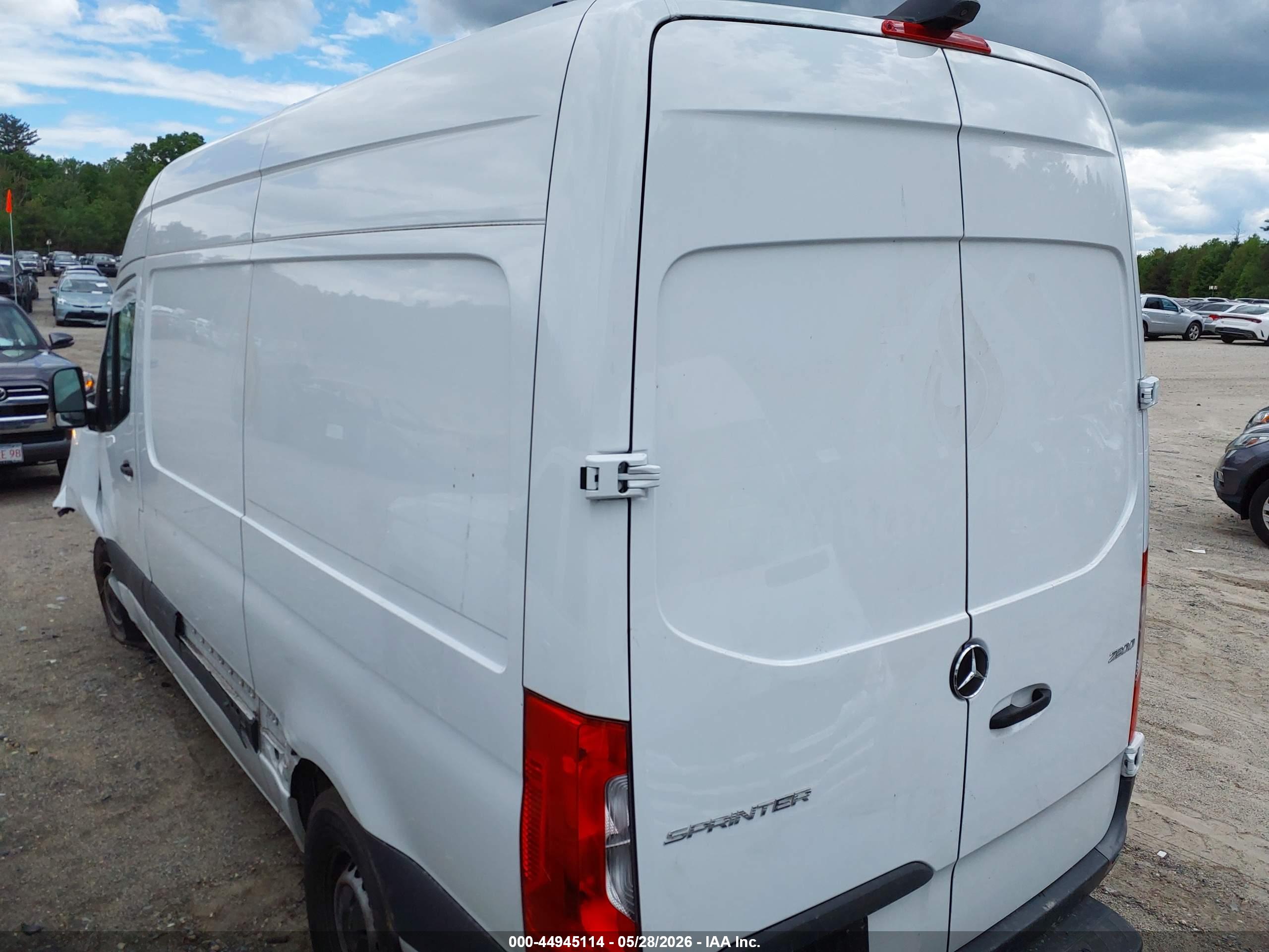 MERCEDES-BENZ SPRINTER image 3