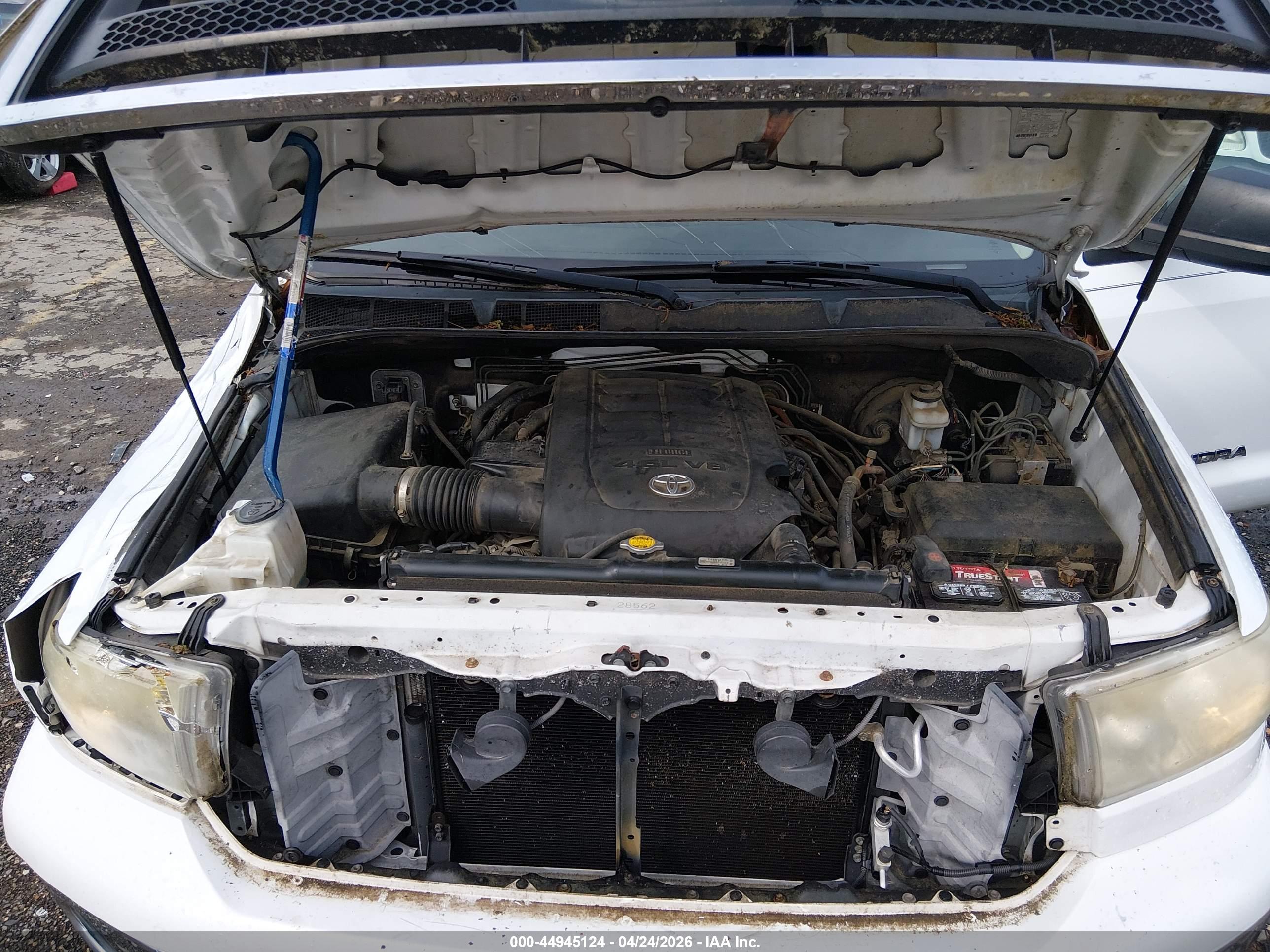 TOYOTA TUNDRA image 10