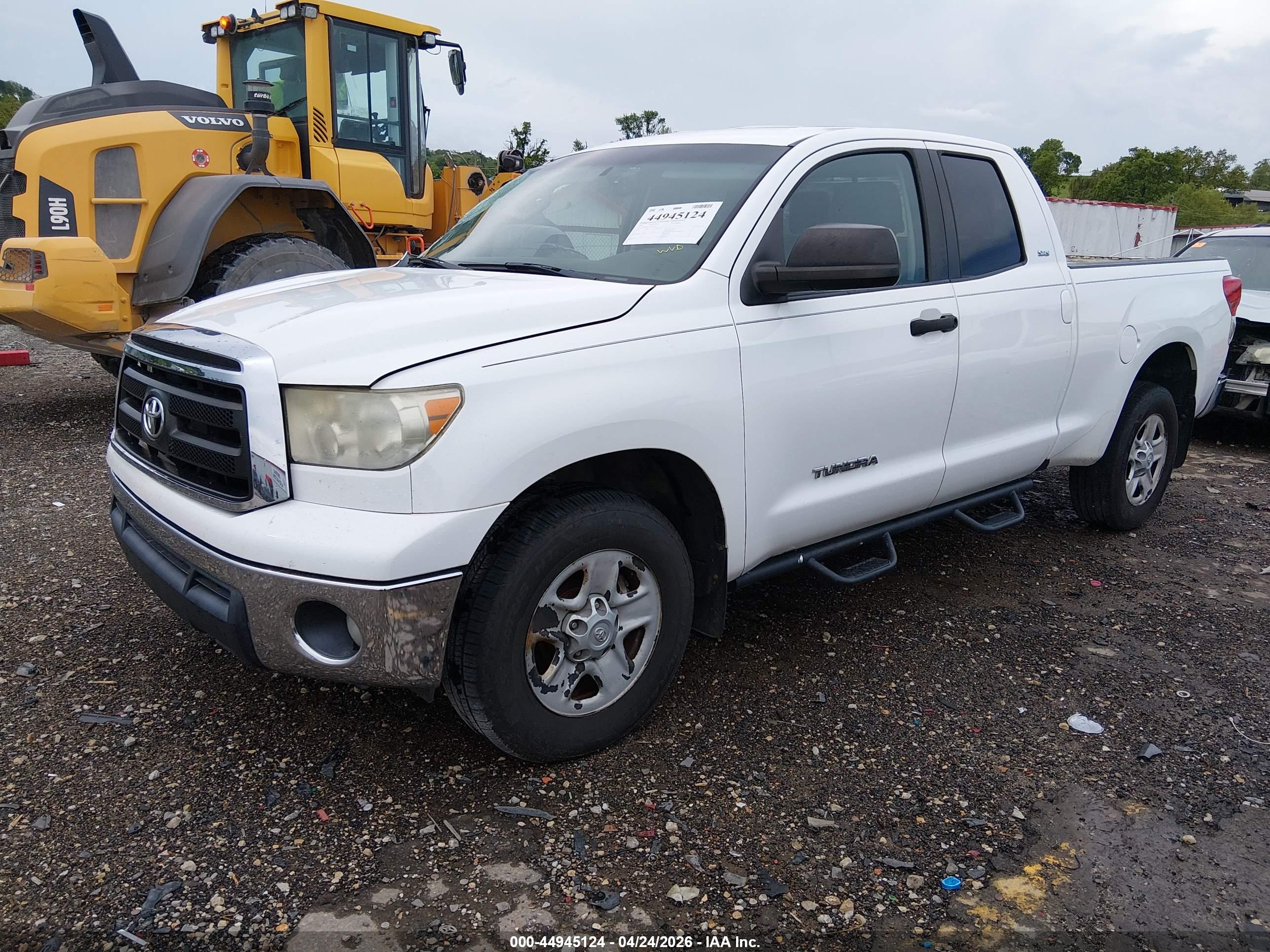 TOYOTA TUNDRA image 2