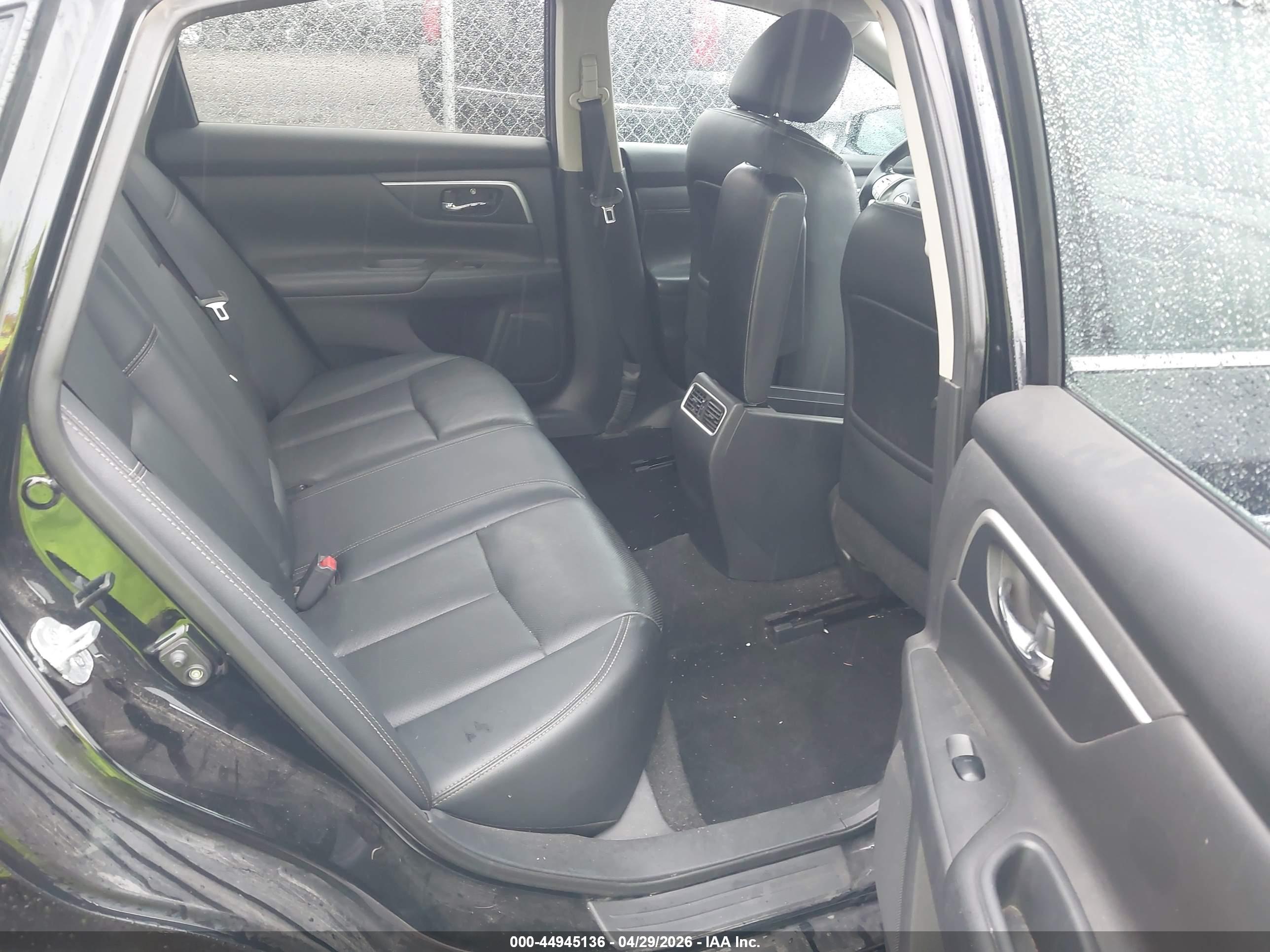 NISSAN ALTIMA image 8