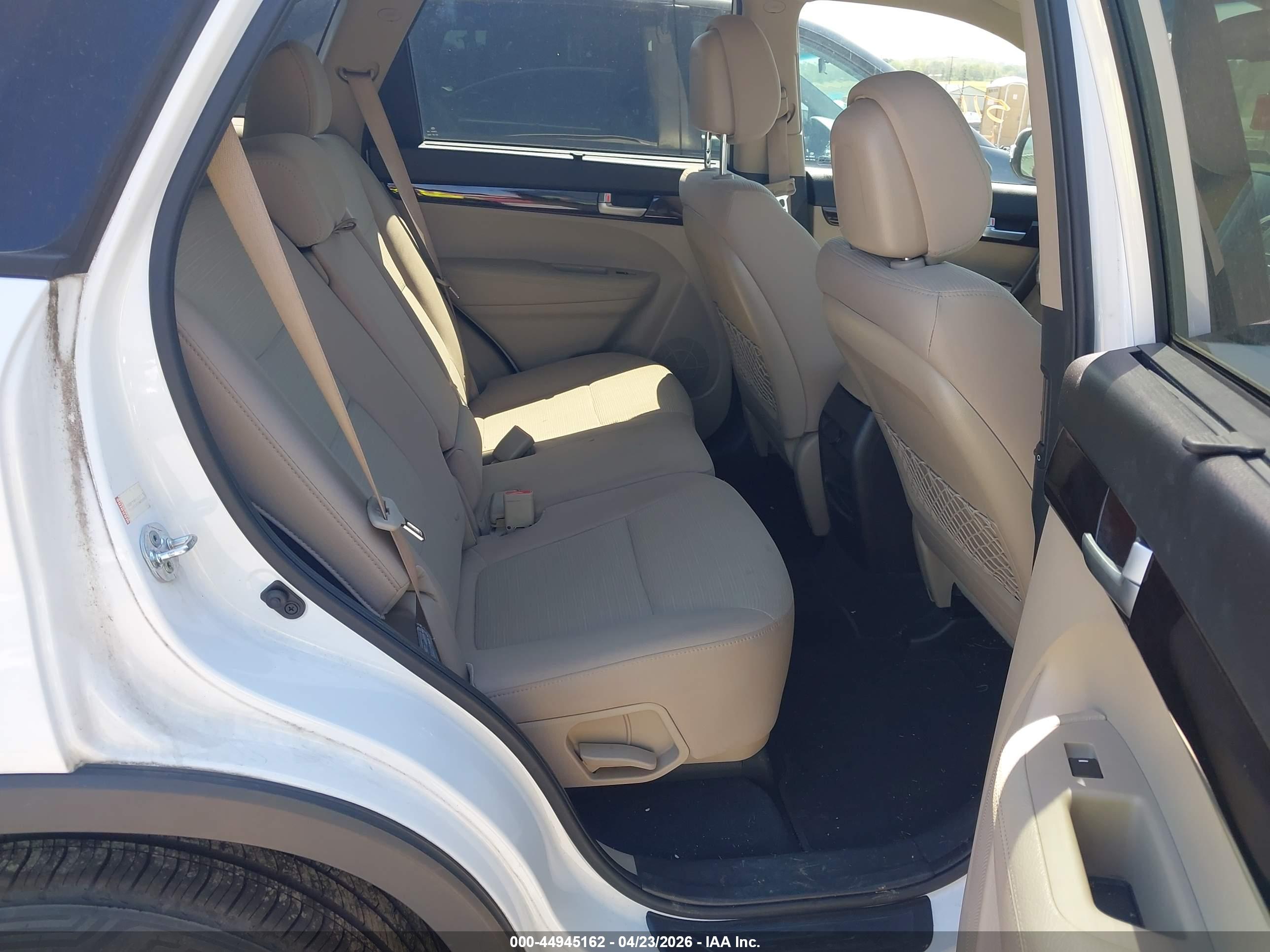 KIA SORENTO image 8