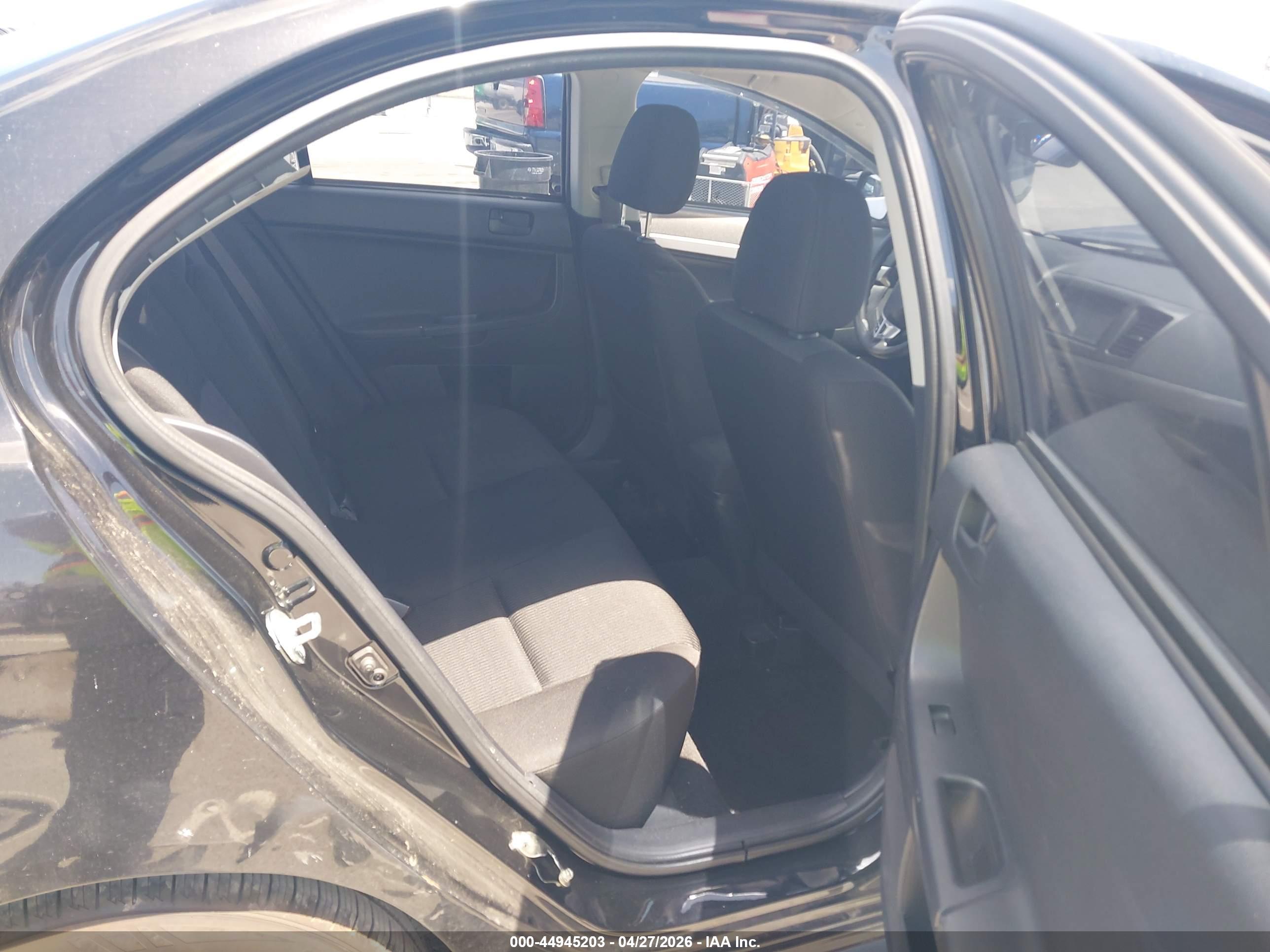 MITSUBISHI LANCER image 8