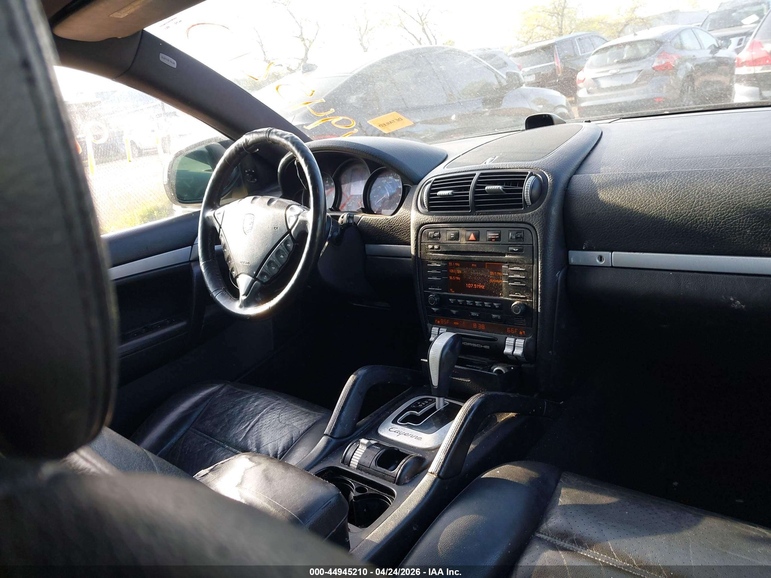 PORSCHE CAYENNE image 5