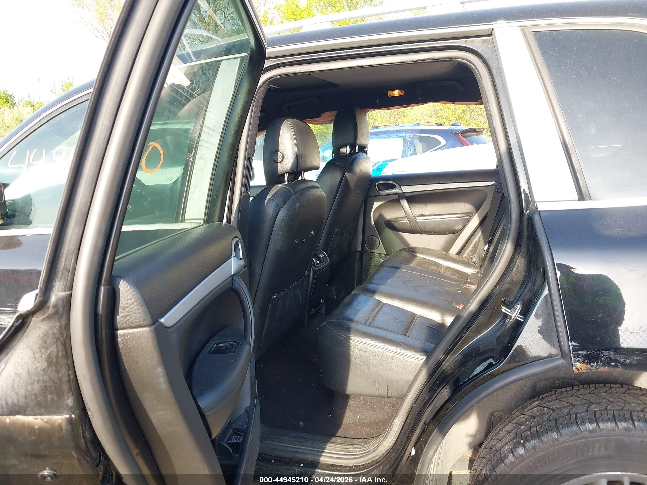 PORSCHE CAYENNE image 8