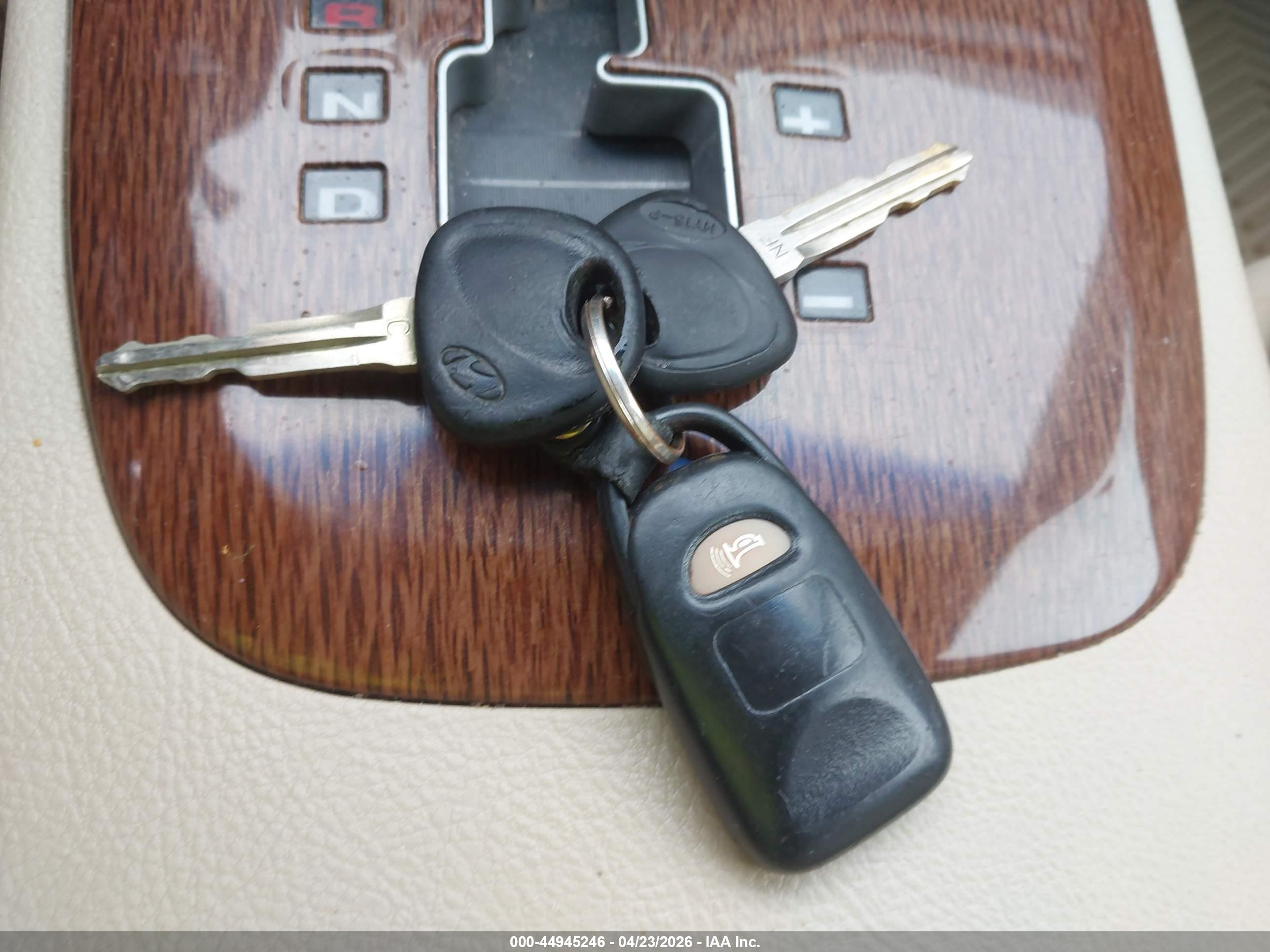 HYUNDAI SANTA image 11