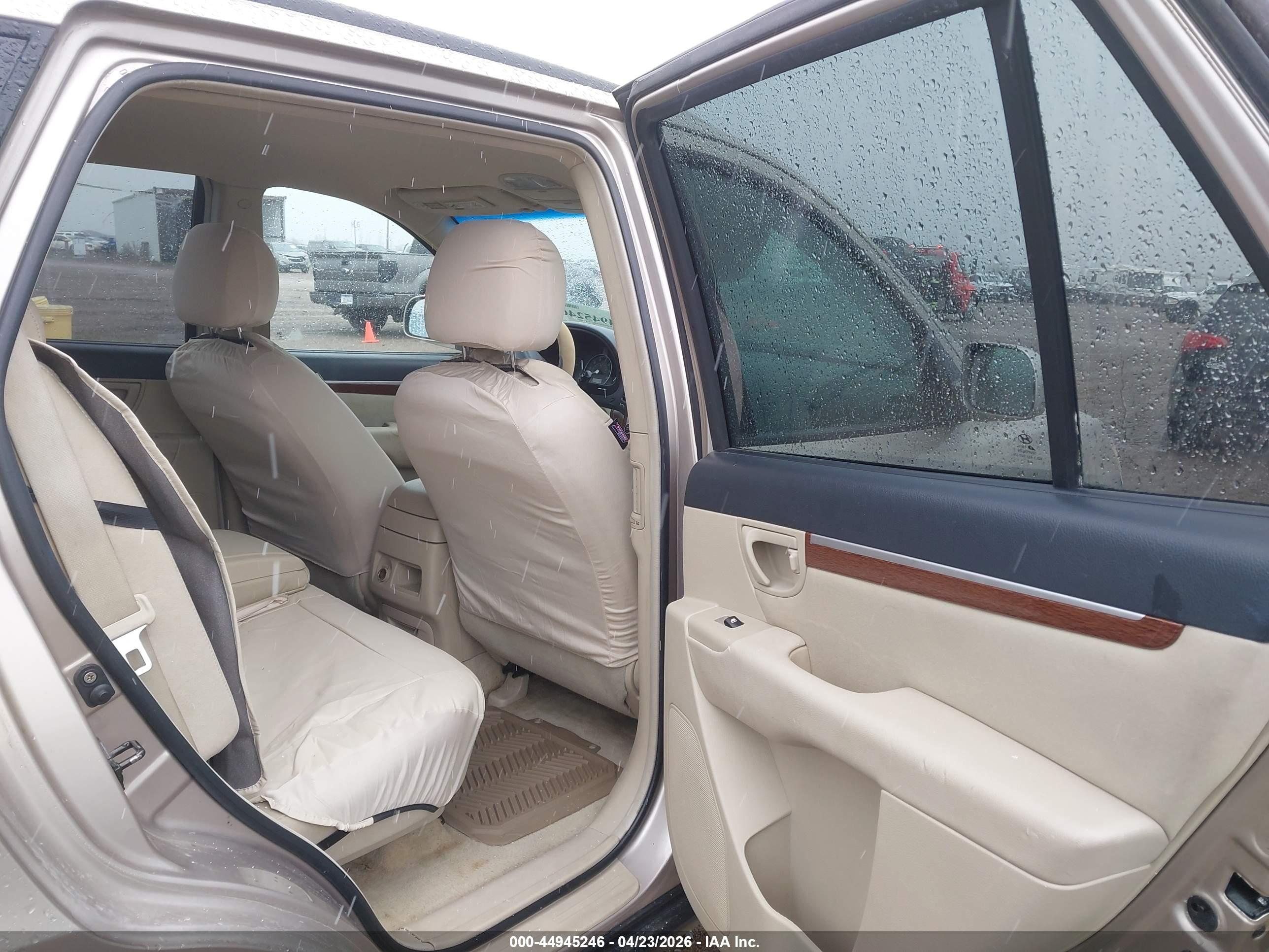 HYUNDAI SANTA image 8