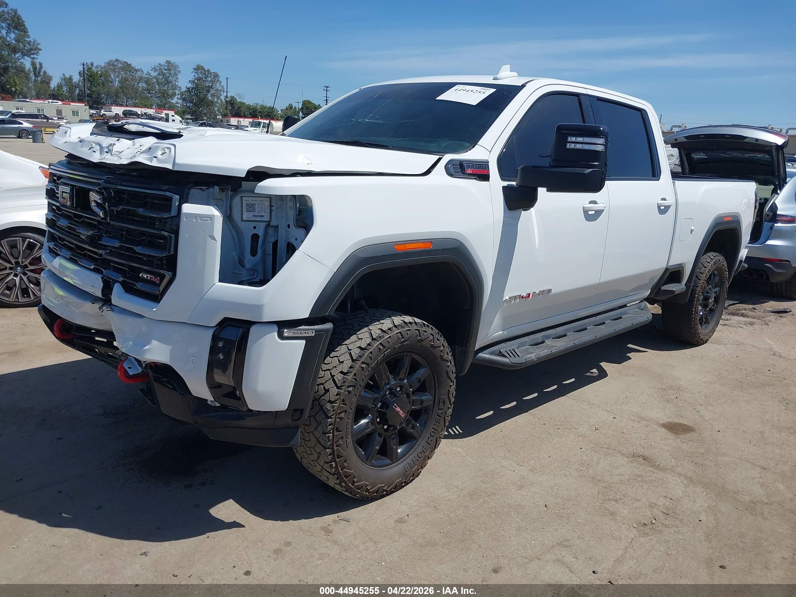GMC SIERRA image 2