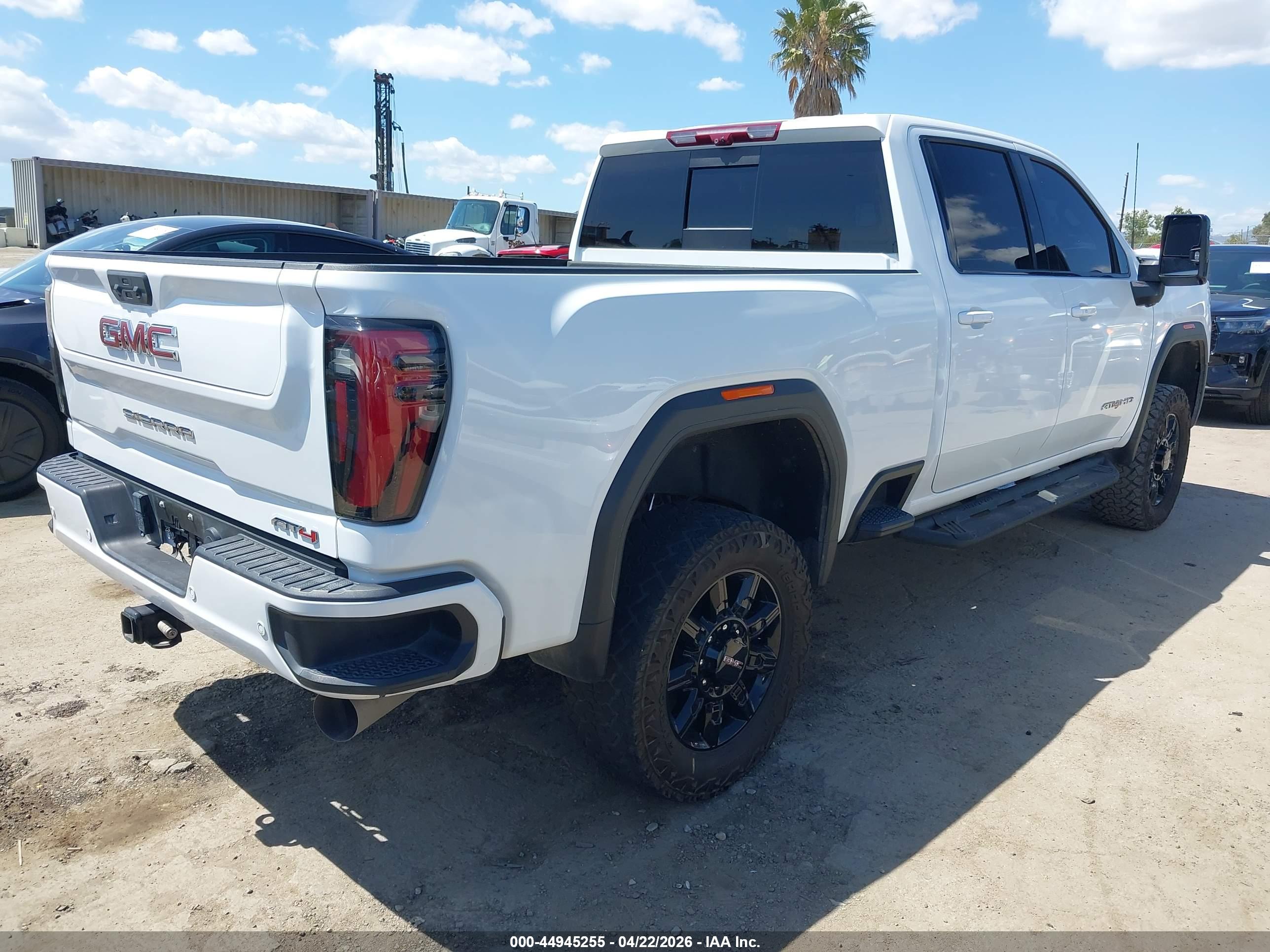 GMC SIERRA image 4