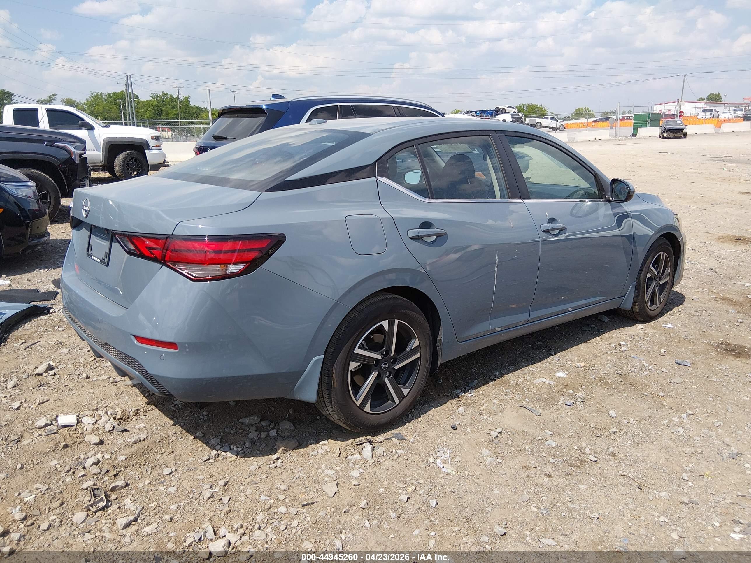 NISSAN SENTRA image 4