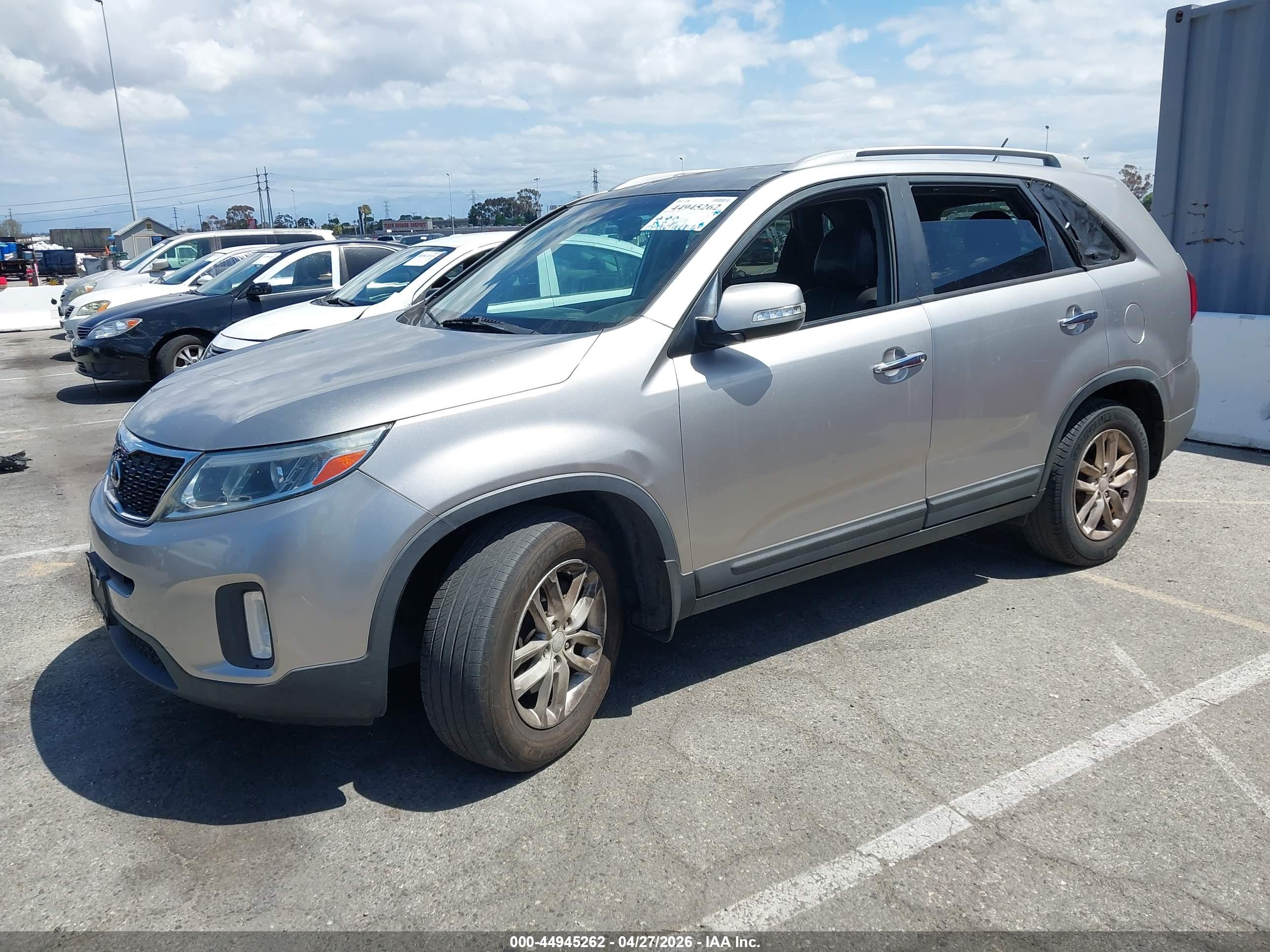 KIA SORENTO image 2