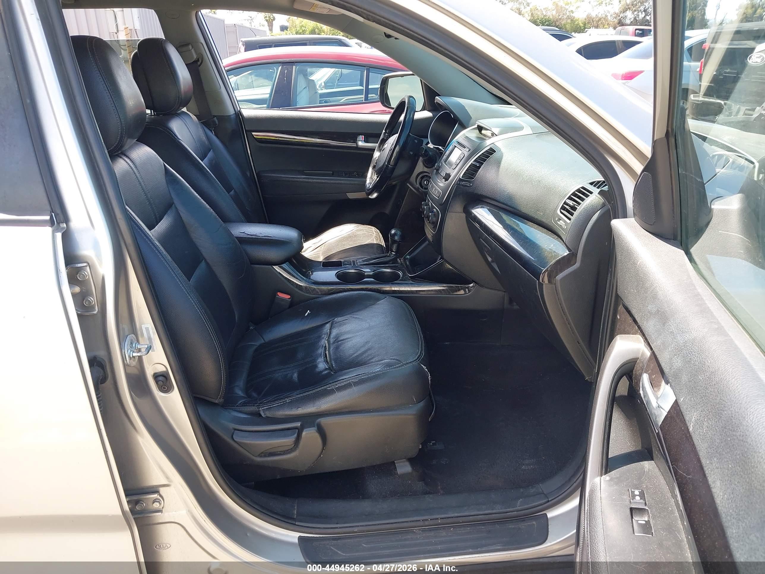 KIA SORENTO image 5