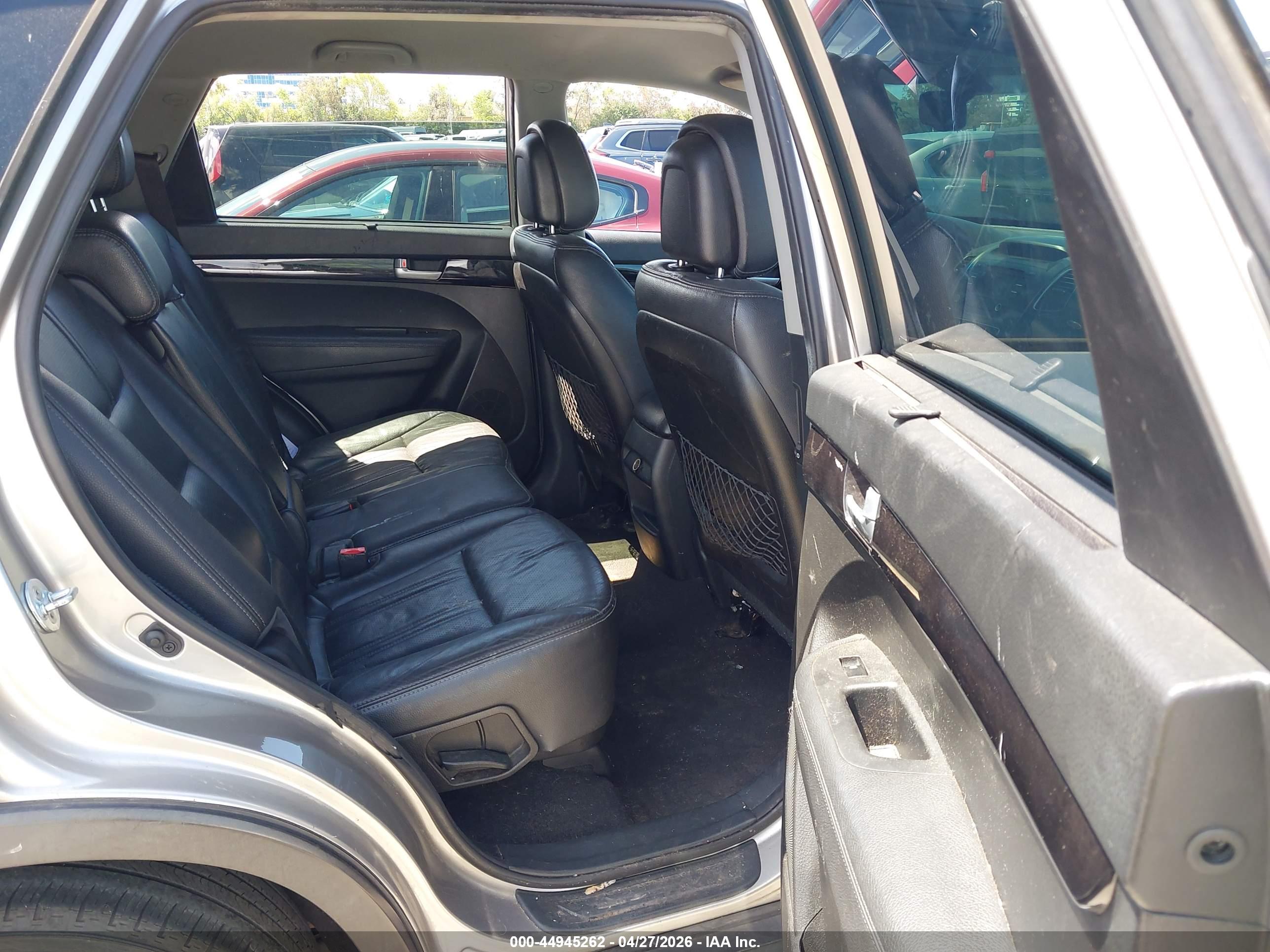 KIA SORENTO image 8