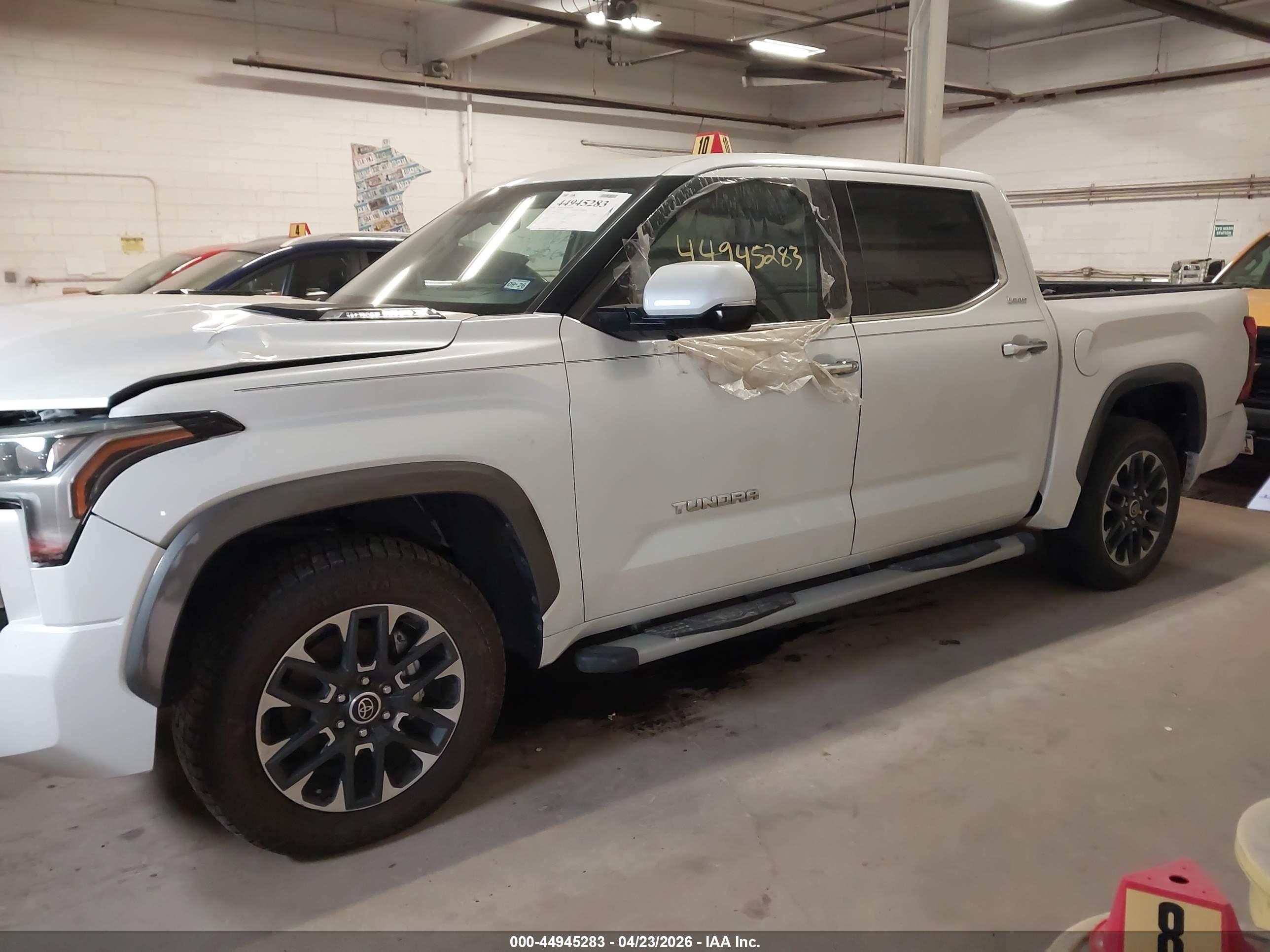 TOYOTA TUNDRA image 2