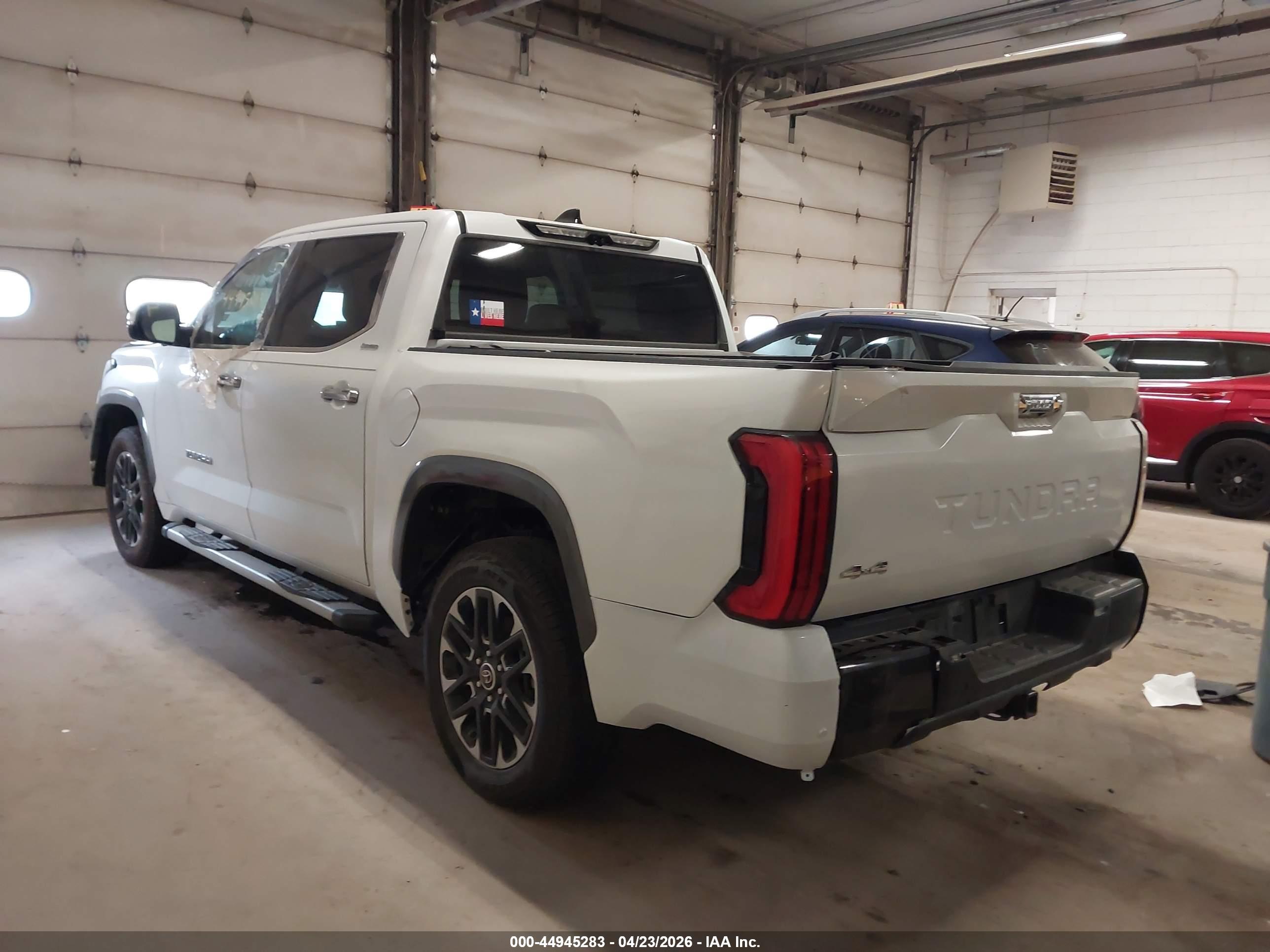 TOYOTA TUNDRA image 3