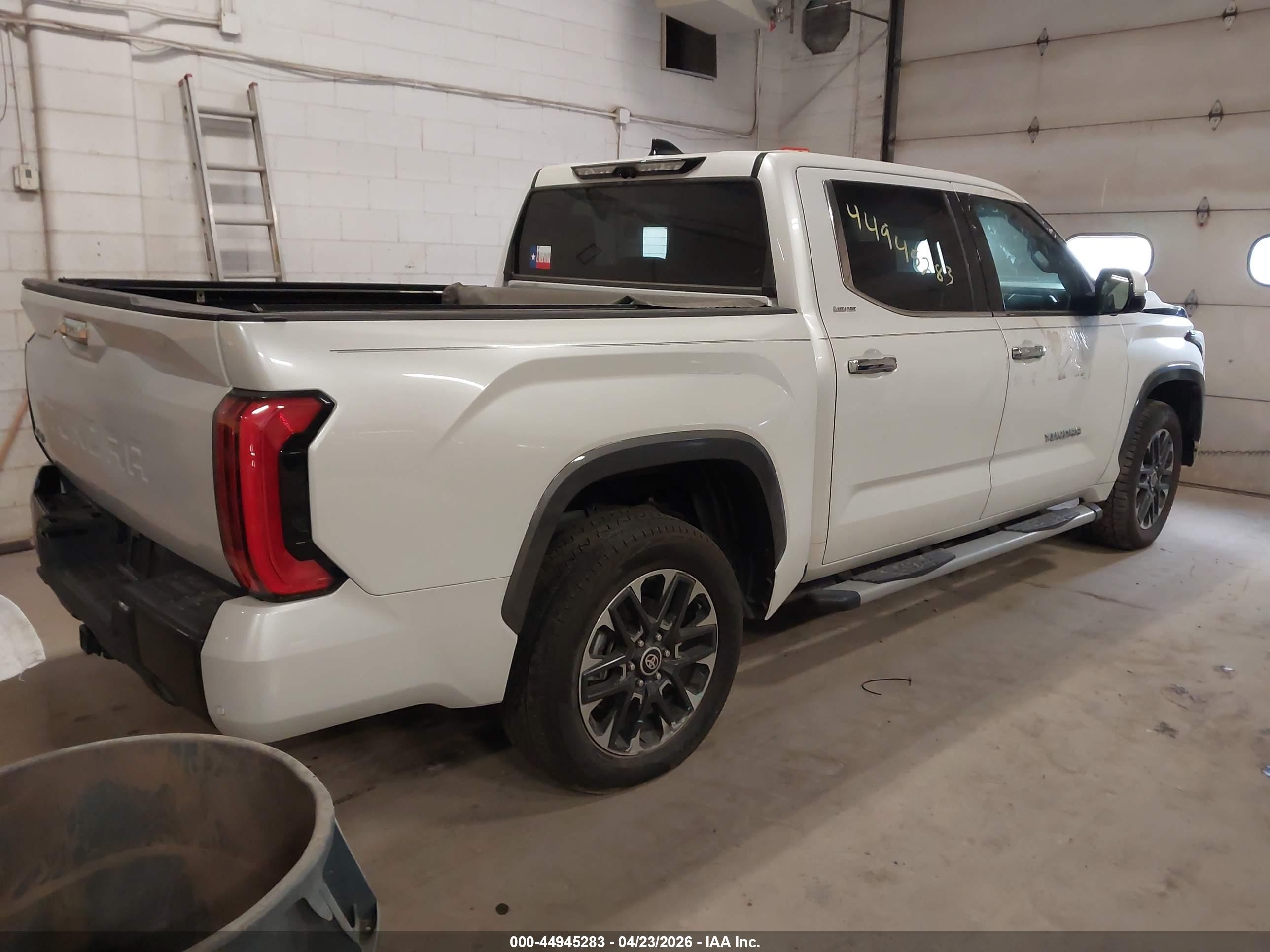 TOYOTA TUNDRA image 4