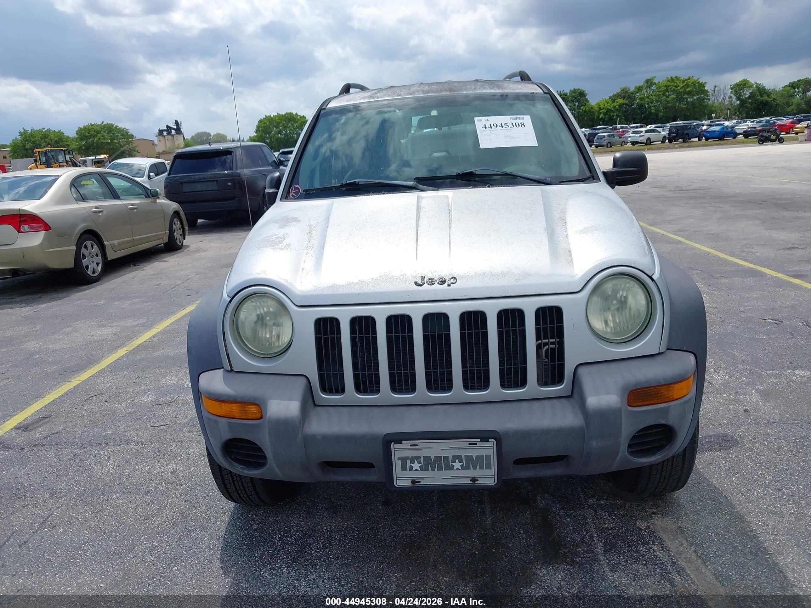 JEEP LIBERTY image 6