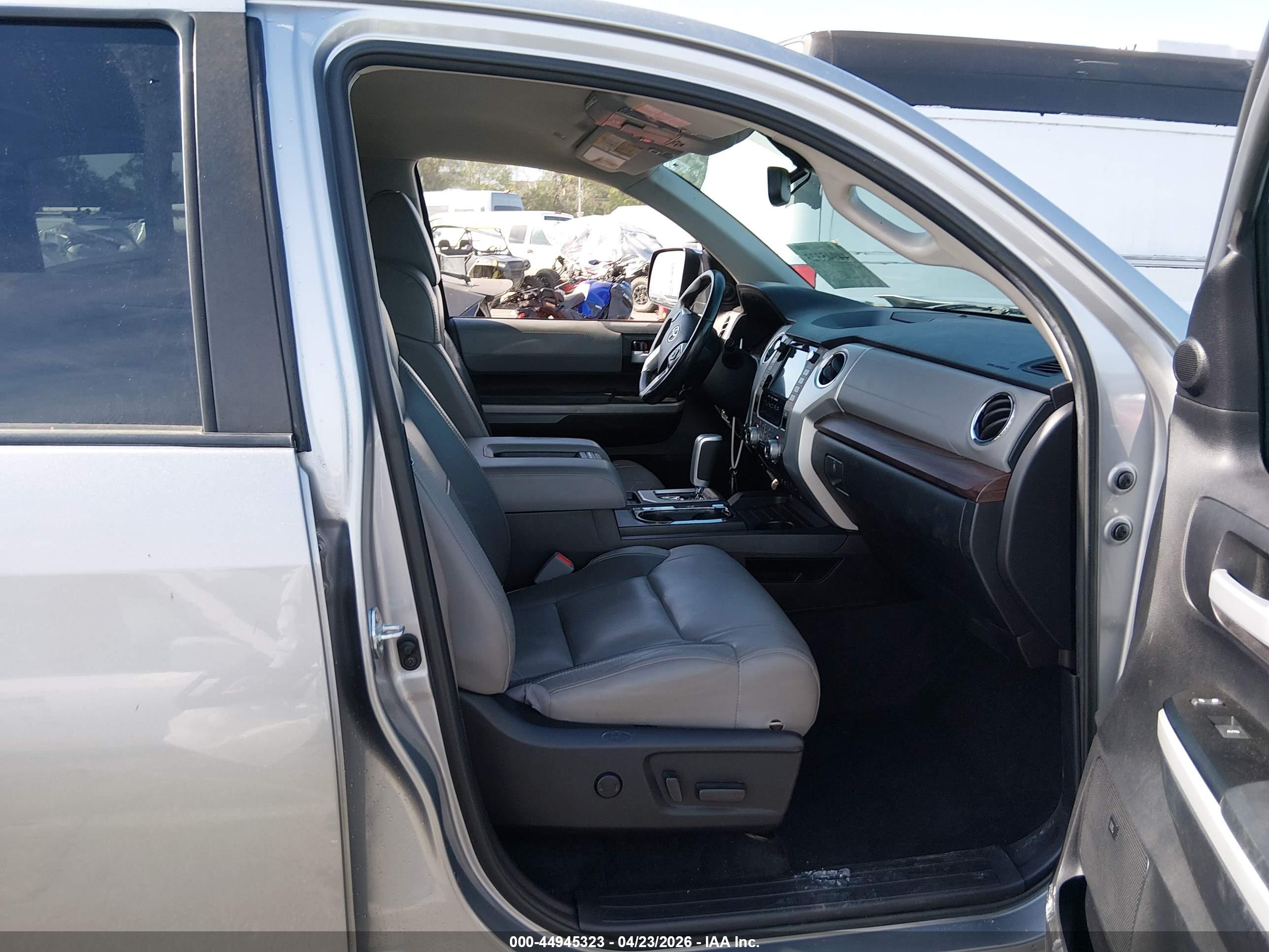 TOYOTA TUNDRA image 5