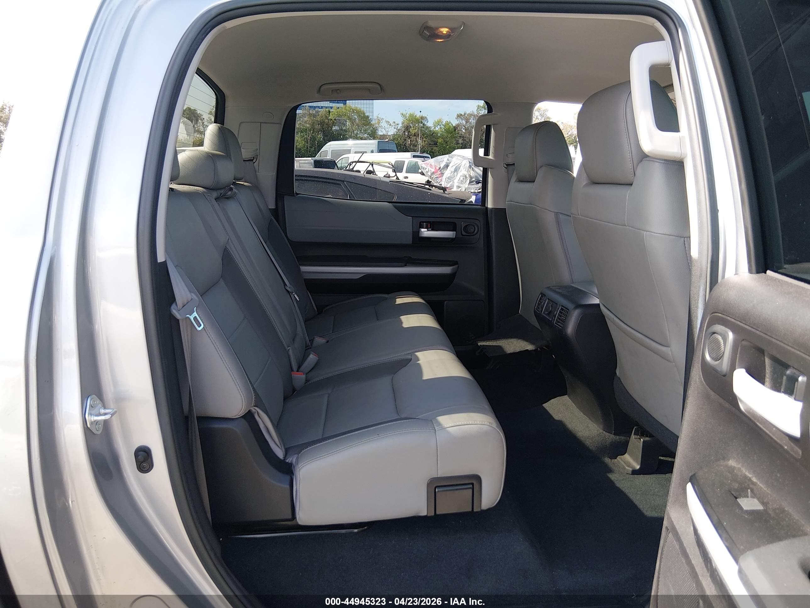 TOYOTA TUNDRA image 8