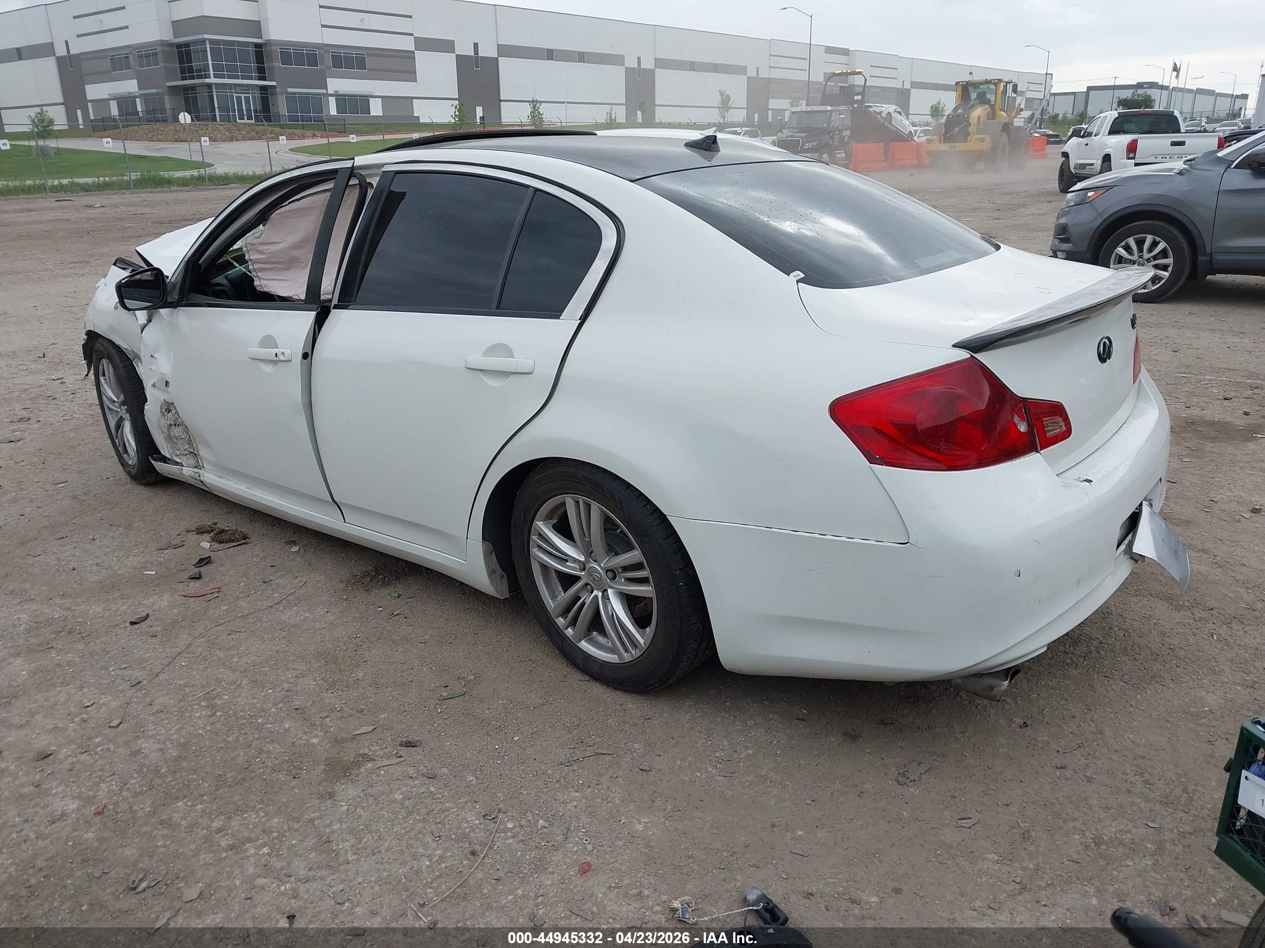 INFINITI Q40 image 3