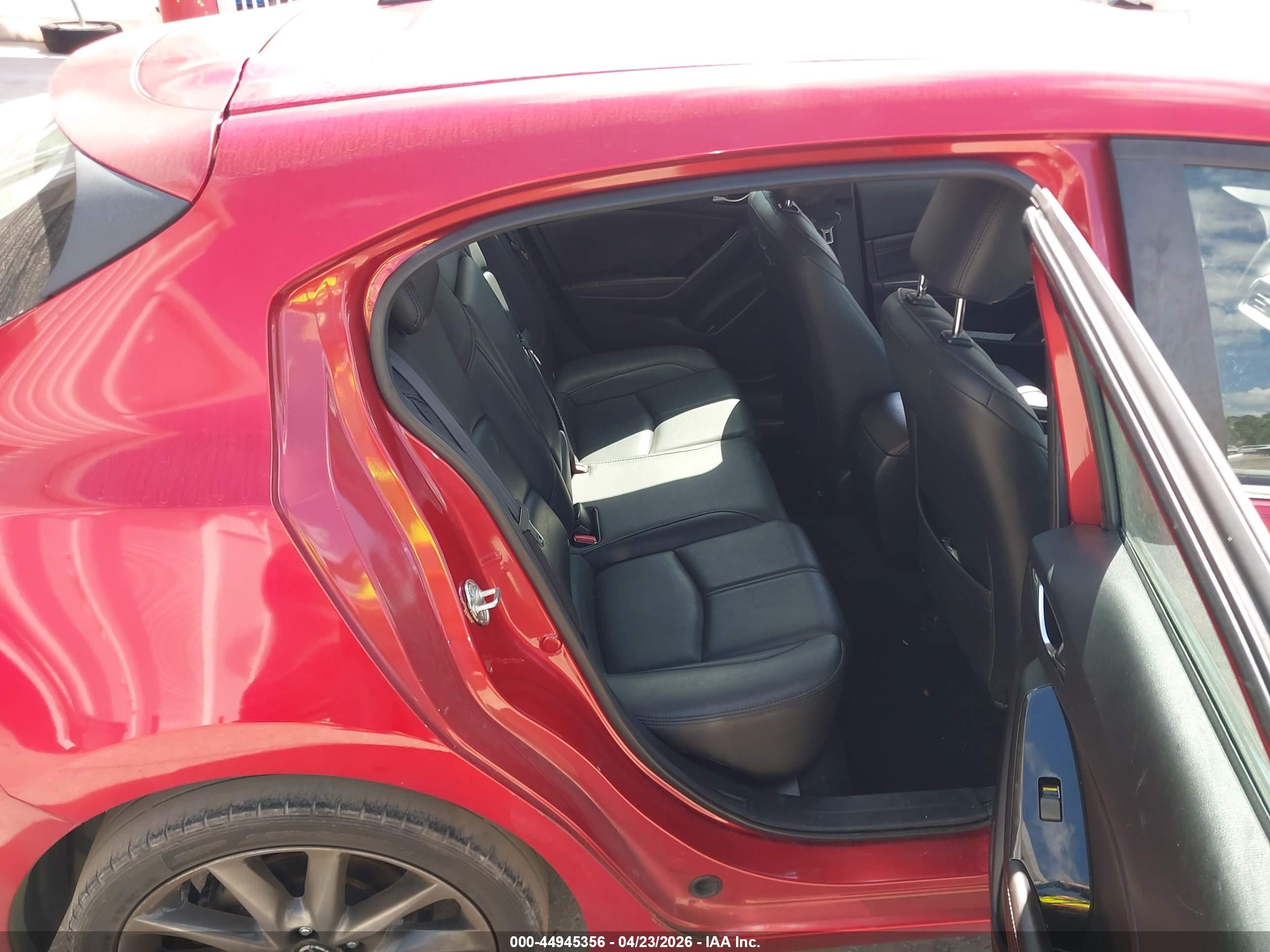 MAZDA MAZDA3 image 8
