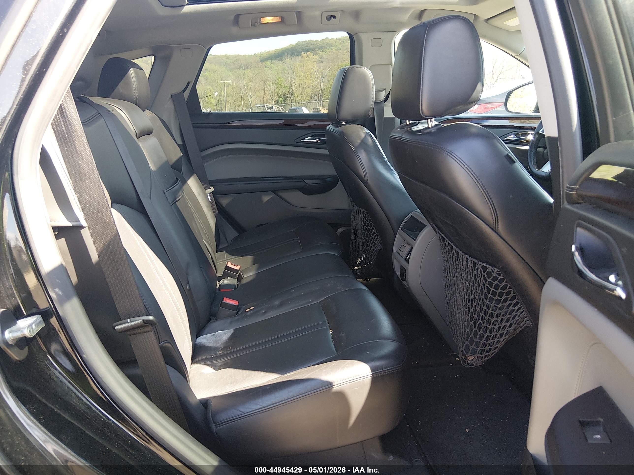 CADILLAC SRX image 8