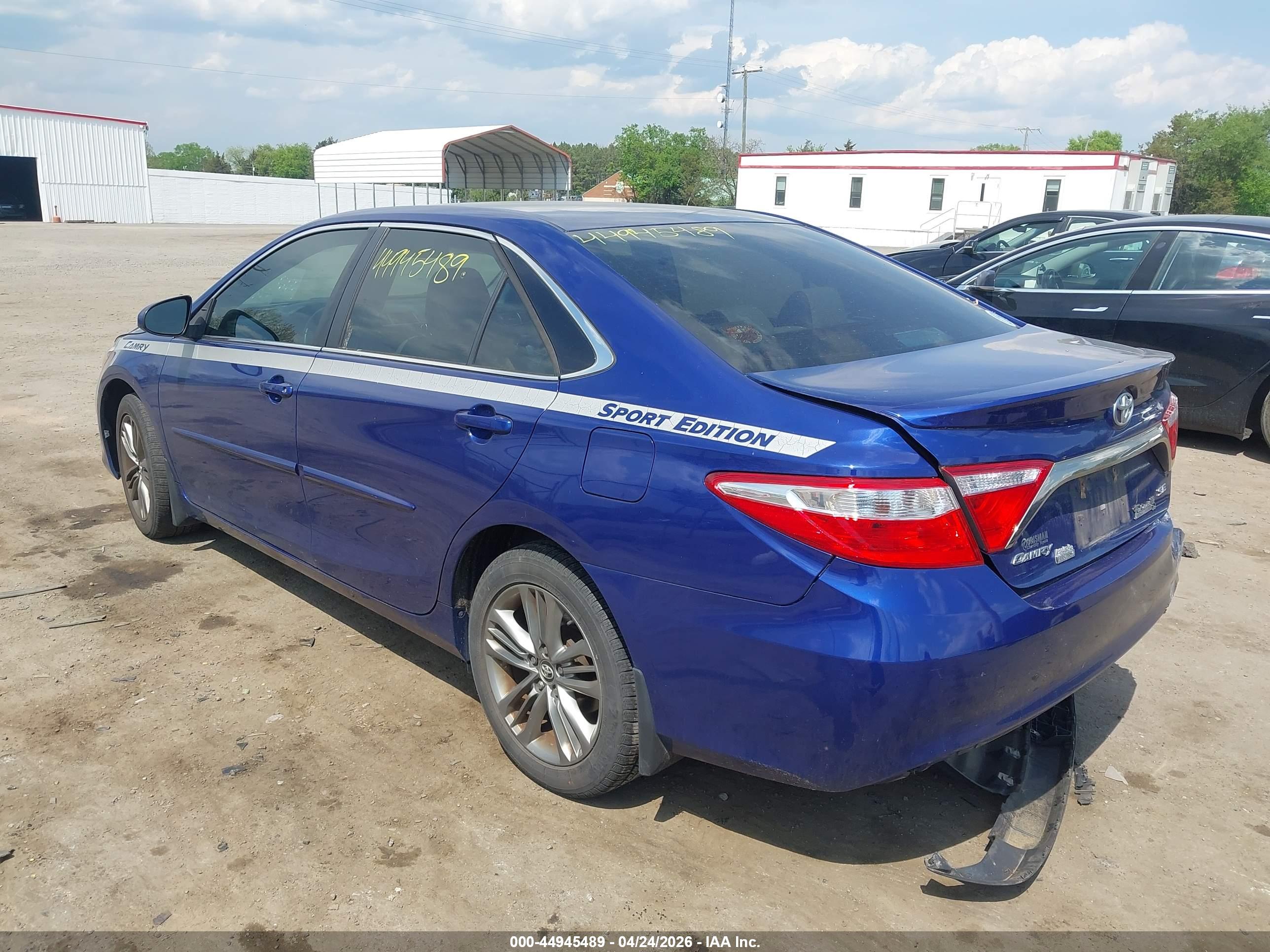 TOYOTA CAMRY image 3