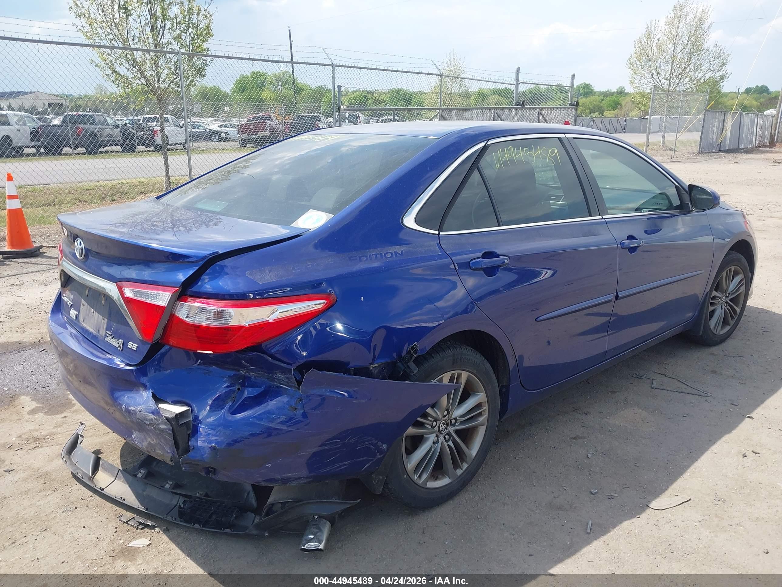 TOYOTA CAMRY image 4