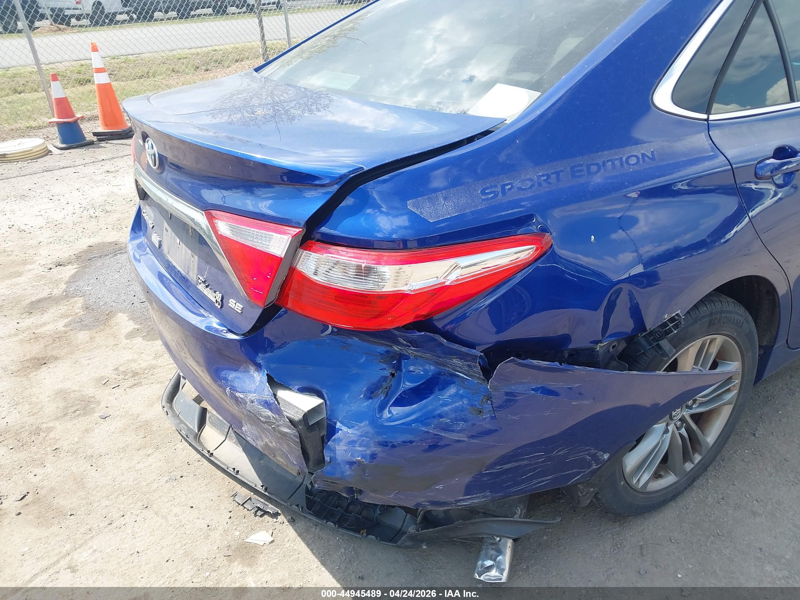 TOYOTA CAMRY image 6